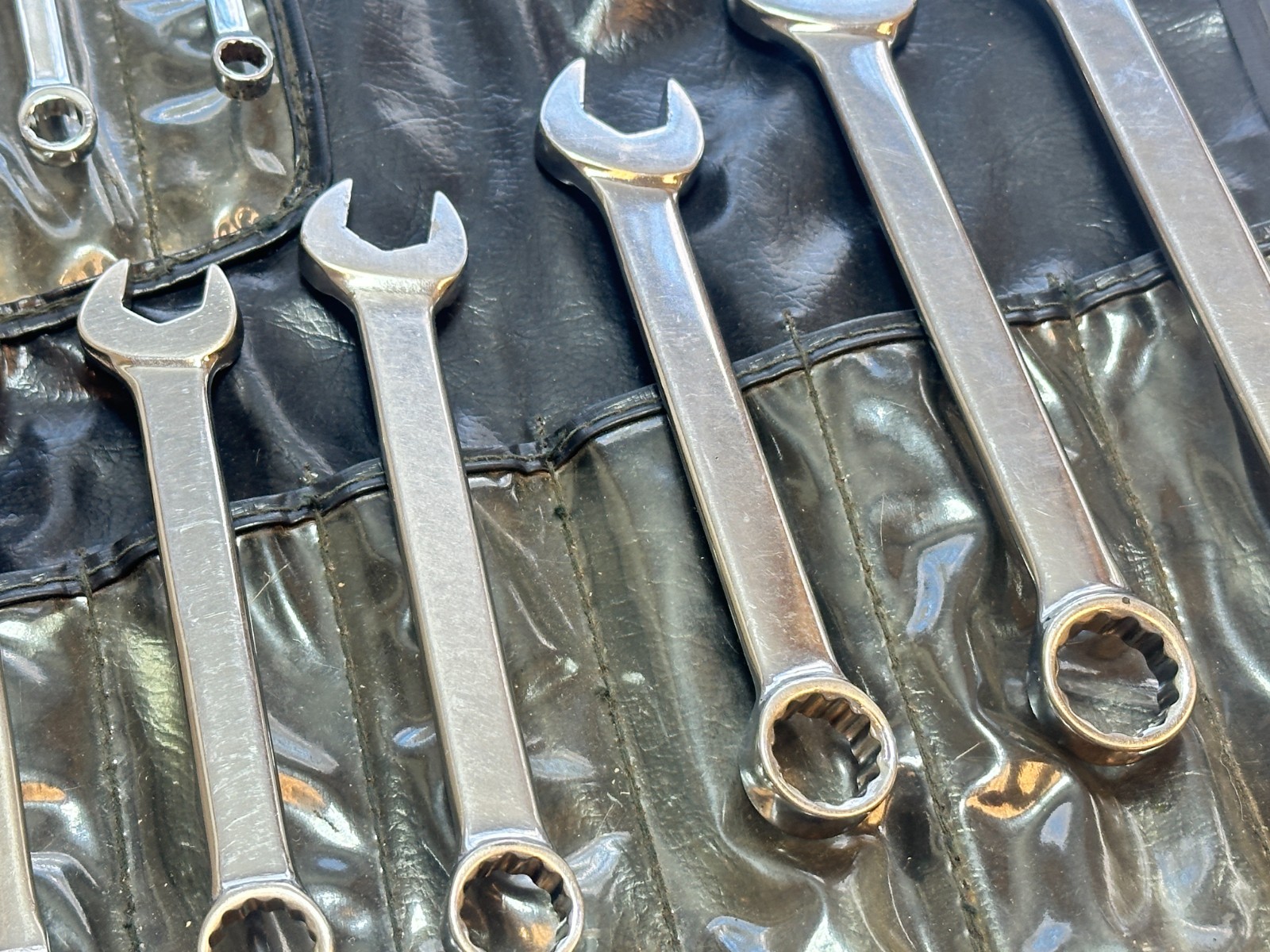 John Deere Tools USA 11pc Metric 7mm to 19mm Short Polished Wrench Set, Kit Bag