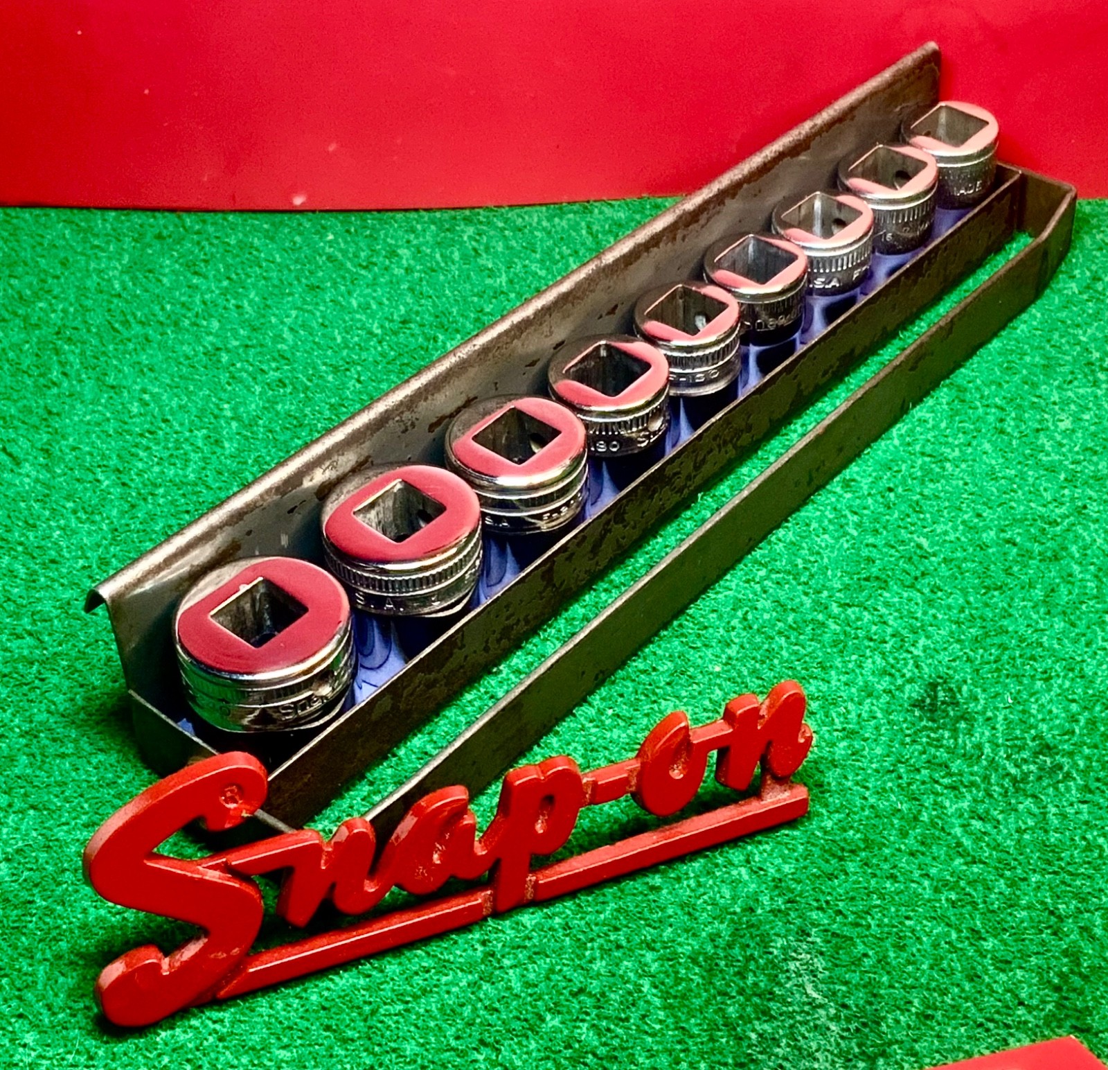 Snap-On Tools Vintage 1940’s Ferret Socket Set with tray. Clean & Pristine!