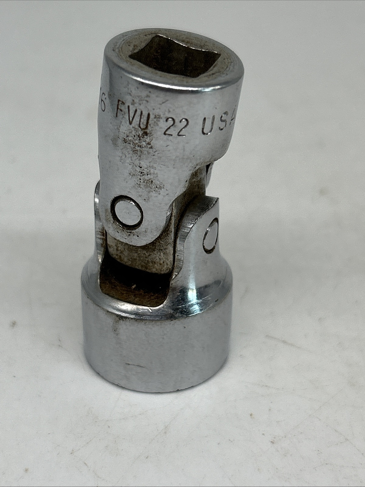 Snap-on Tools USA 3/8″ Drive 12pt Point 11/16″ SAE Chrome Swivel Socket FU22