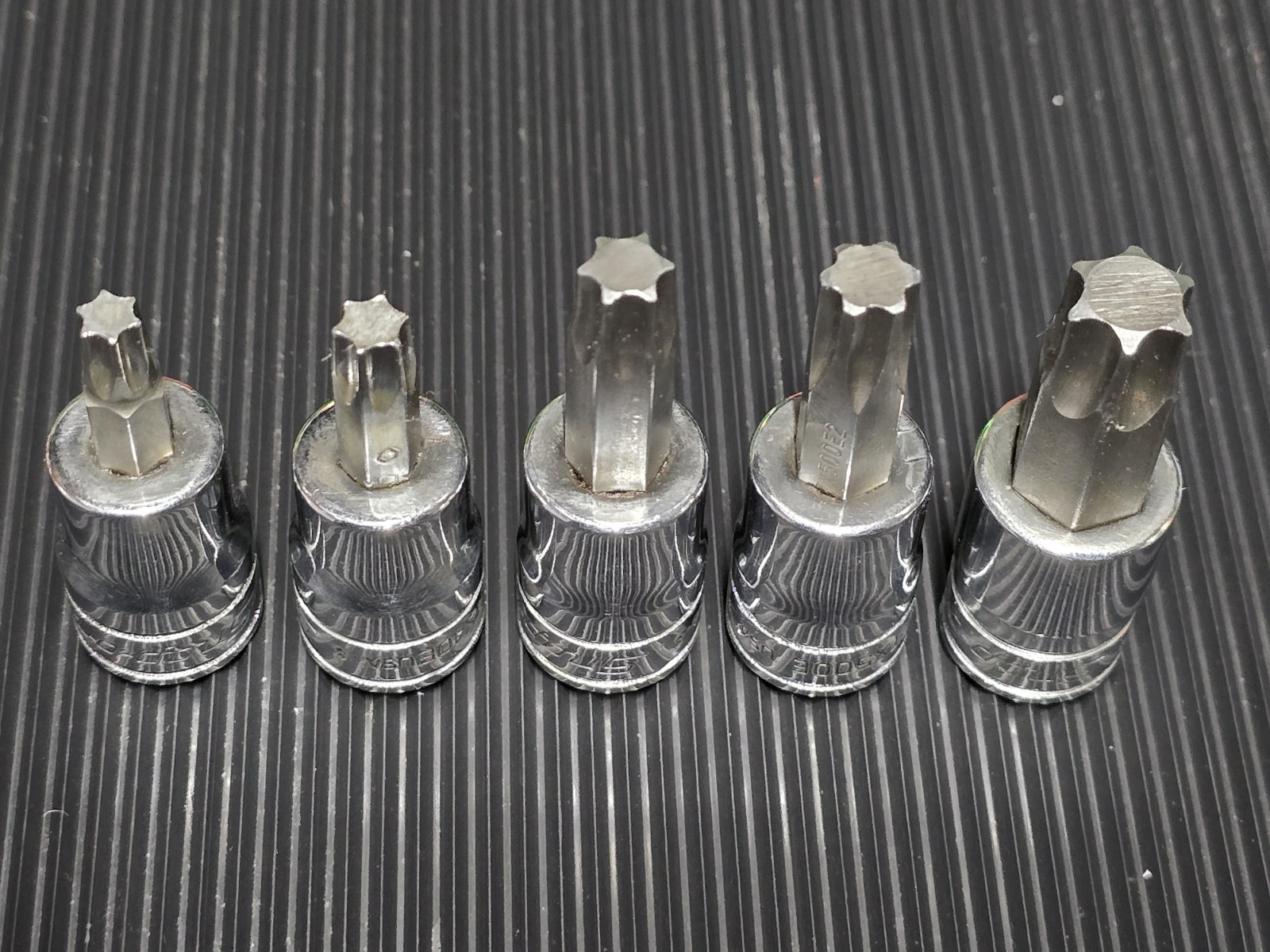 Snap On 5 Piece 3/8 Drive Torx Socket Set. Excellent Condition. Sizes Listed