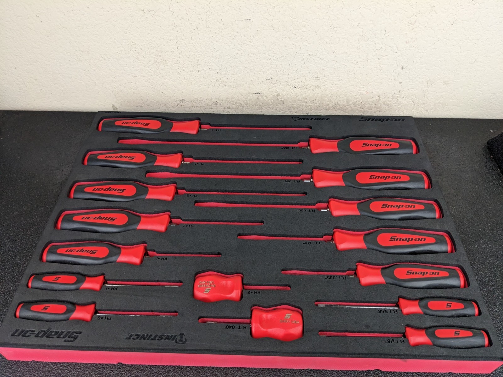 #bp421 Snap-On NEW Instinct Soft 16pc Screwdriver Set Pro-Fi Foam SGDX160BFR