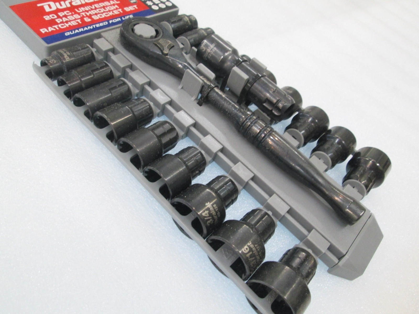 Duralast (61-105) 20PC Universal Ratchet and Socket Set