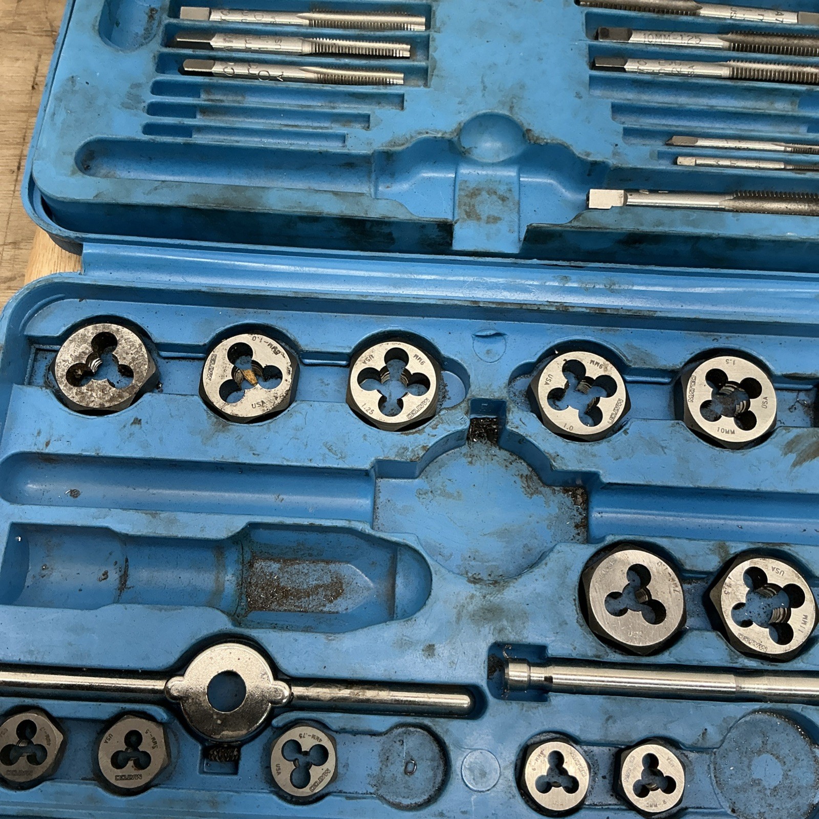 Matco tools. Metric tap and die super set no 6312. (F)