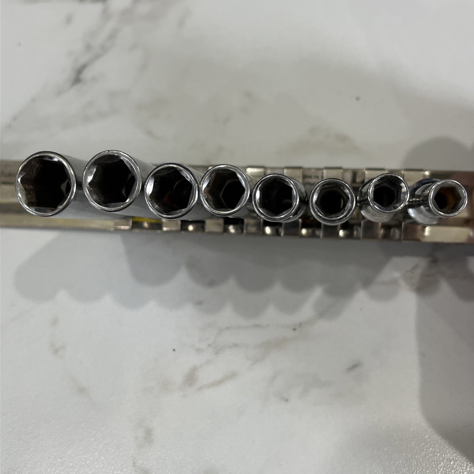 Craftsman 8pc SAE 3/16″–7/16″ Deep Socket Set – 1/4″ Drive – 6 Point S-AE