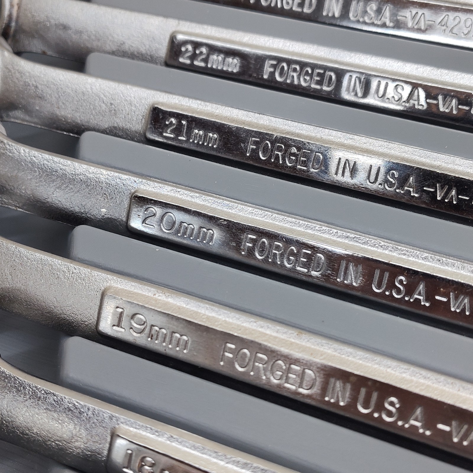 Craftsman 11mm to 24mm USA 13 pc Combination Wrench Set Metric W Case 46934 14pc