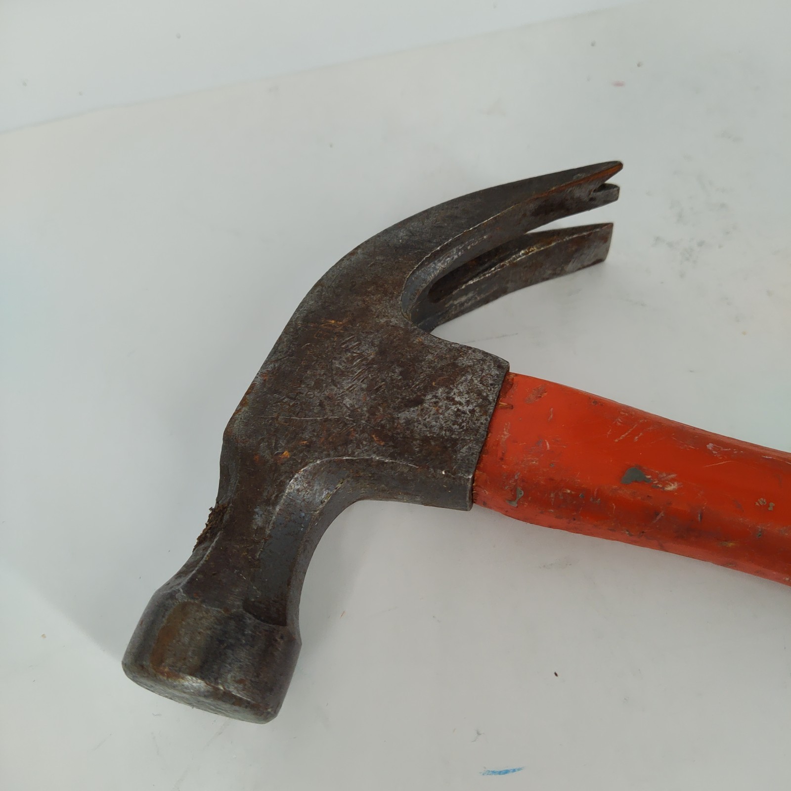 Craftsman 16 oz Claw Hammer With Comfort Grip and Fiberglass Handle No 3820