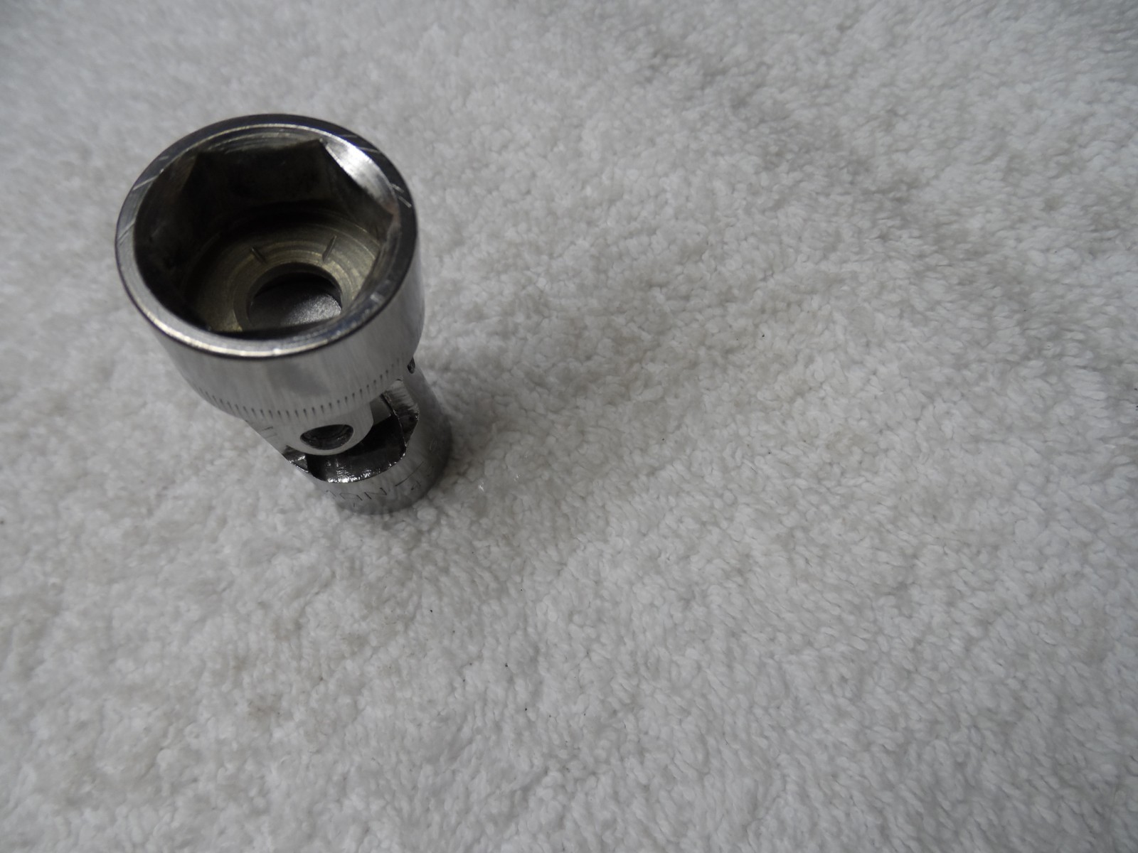 Craftsman 3/8″ Drive Metric Swivel Flex Socket, USA, 6 pt – PN 43208 (17mm) -G-