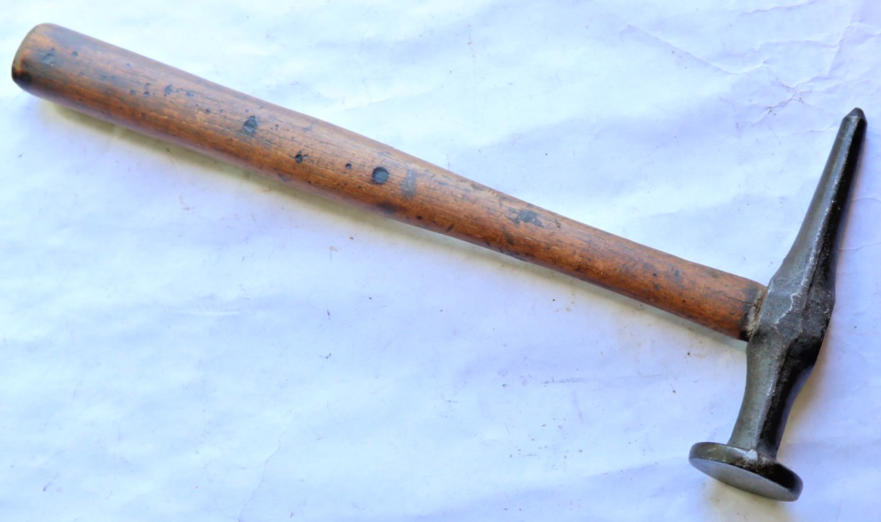 13.4 Oz. Unbranded Short Straight Pointed Peen Auto Body Repair Hammer / MTT