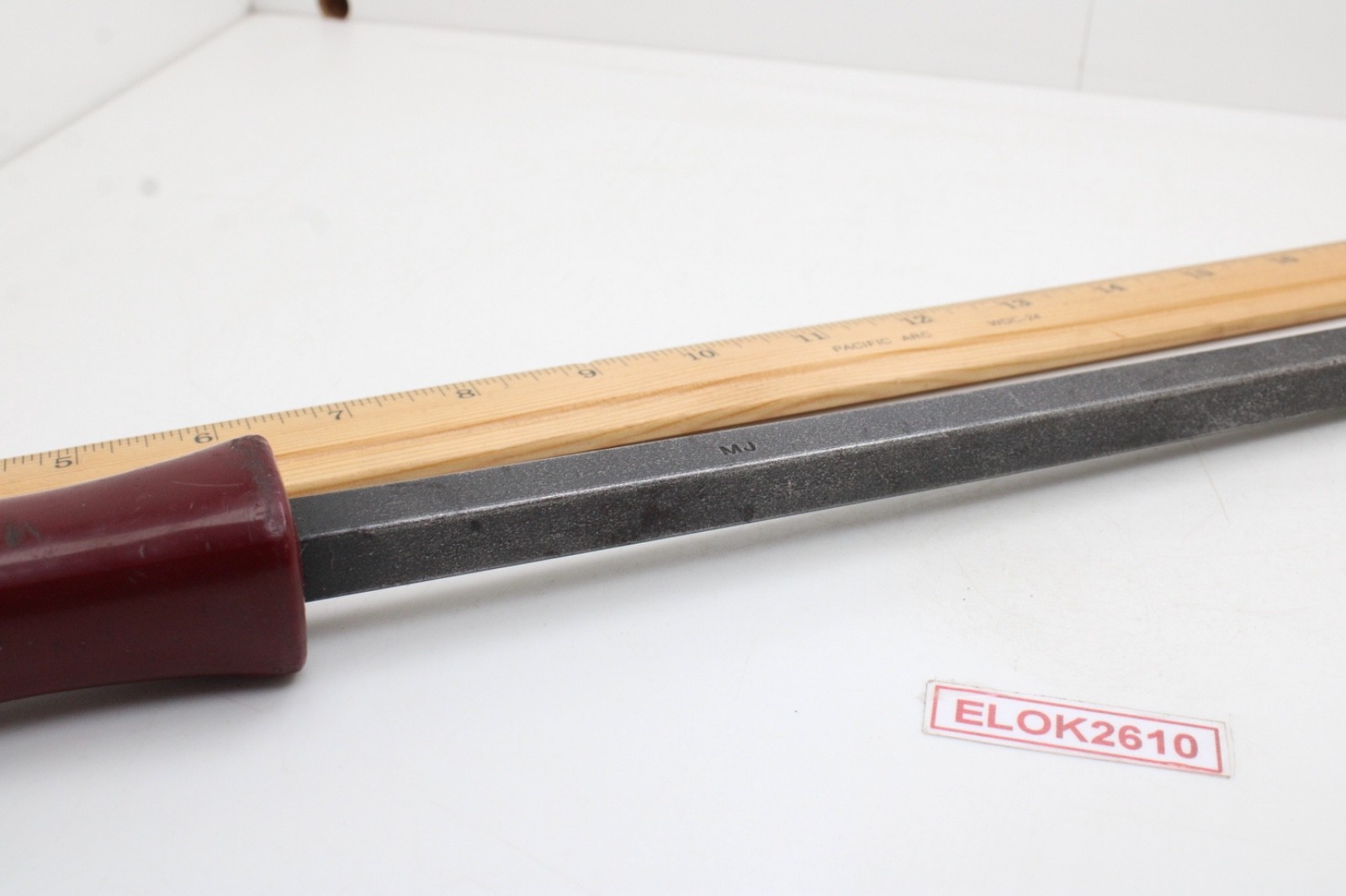 Unbranded 5/8″ Blade 18″ Long Shaft Flat Hard Maroon Handle Screwdriver