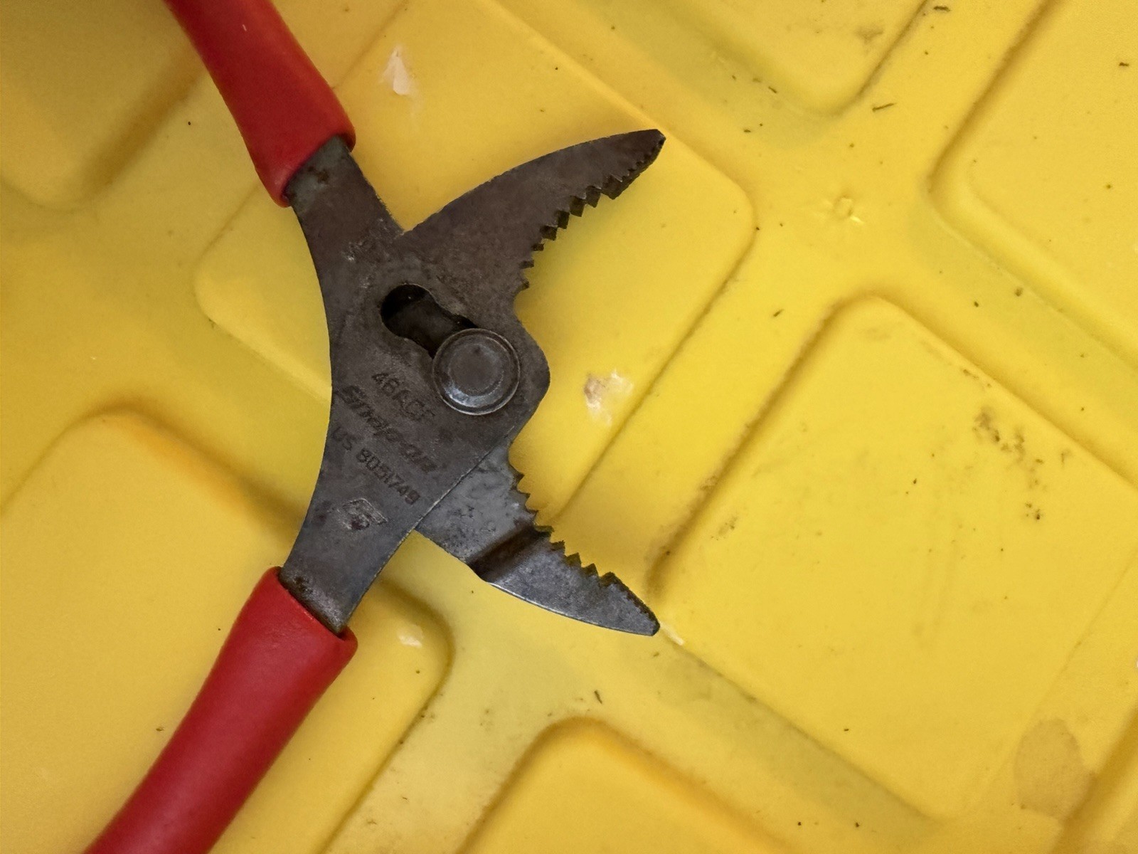 Snap on Tools USA NEW RED Soft Grip 6″ Slip Joint Pliers 46acf🔥
