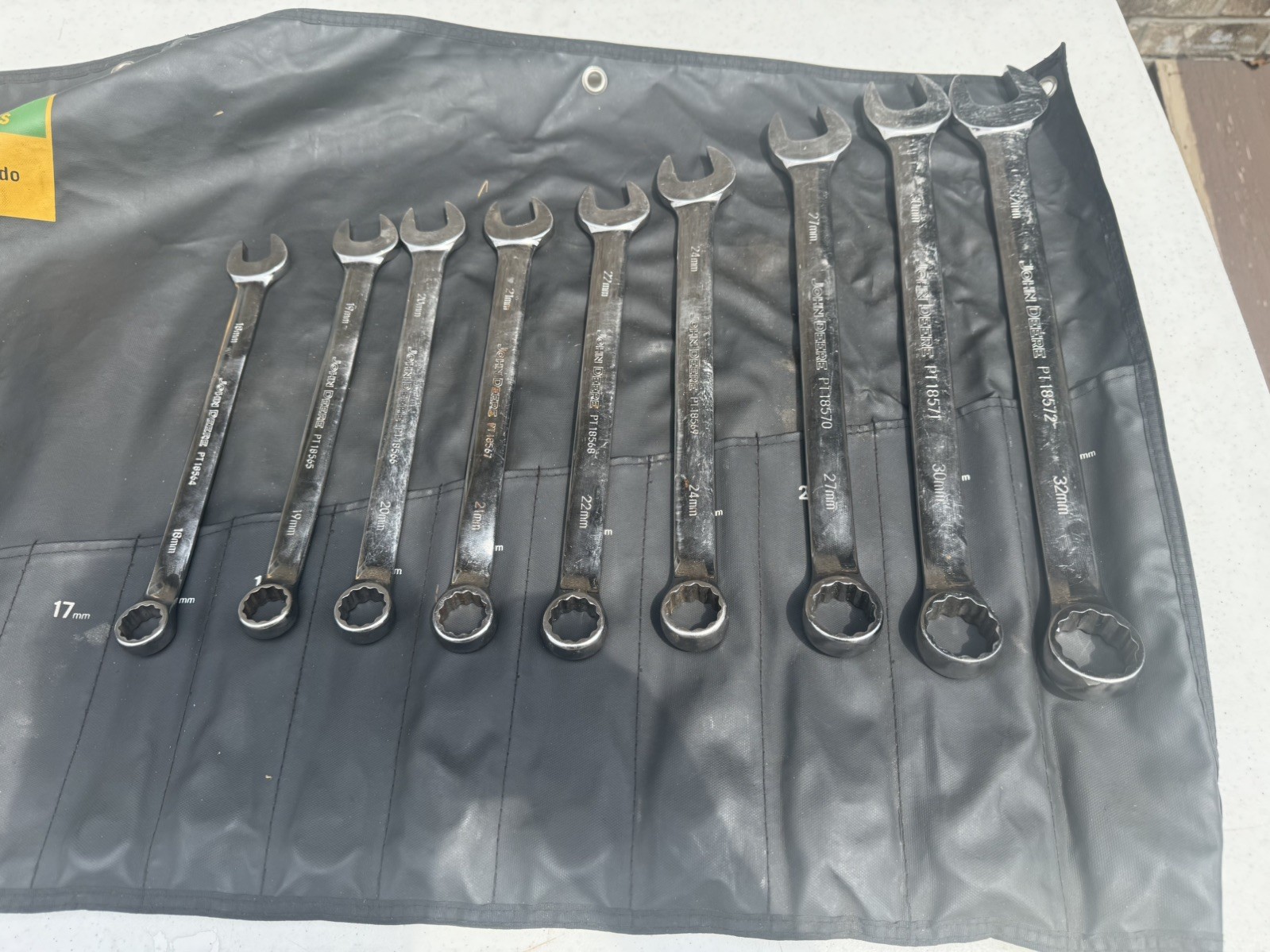 John Deere Metric Full-Polished Wrench Set (20-Piece) TY19977 (2 MISSING READ!!)