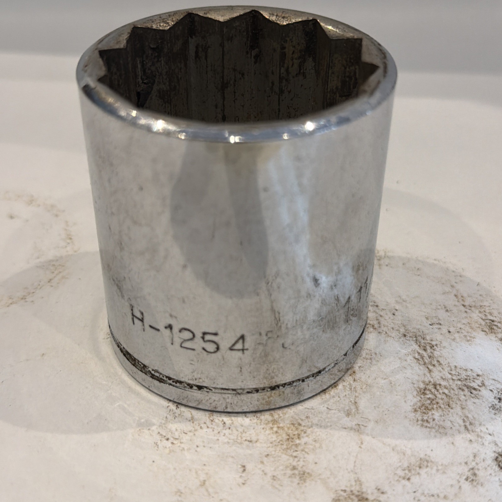 Armstrong H-1254 ~ 3/4″ Drive ~ 1-11/16″ ~ 12 Point ~ Shallow Chrome Socket TT47
