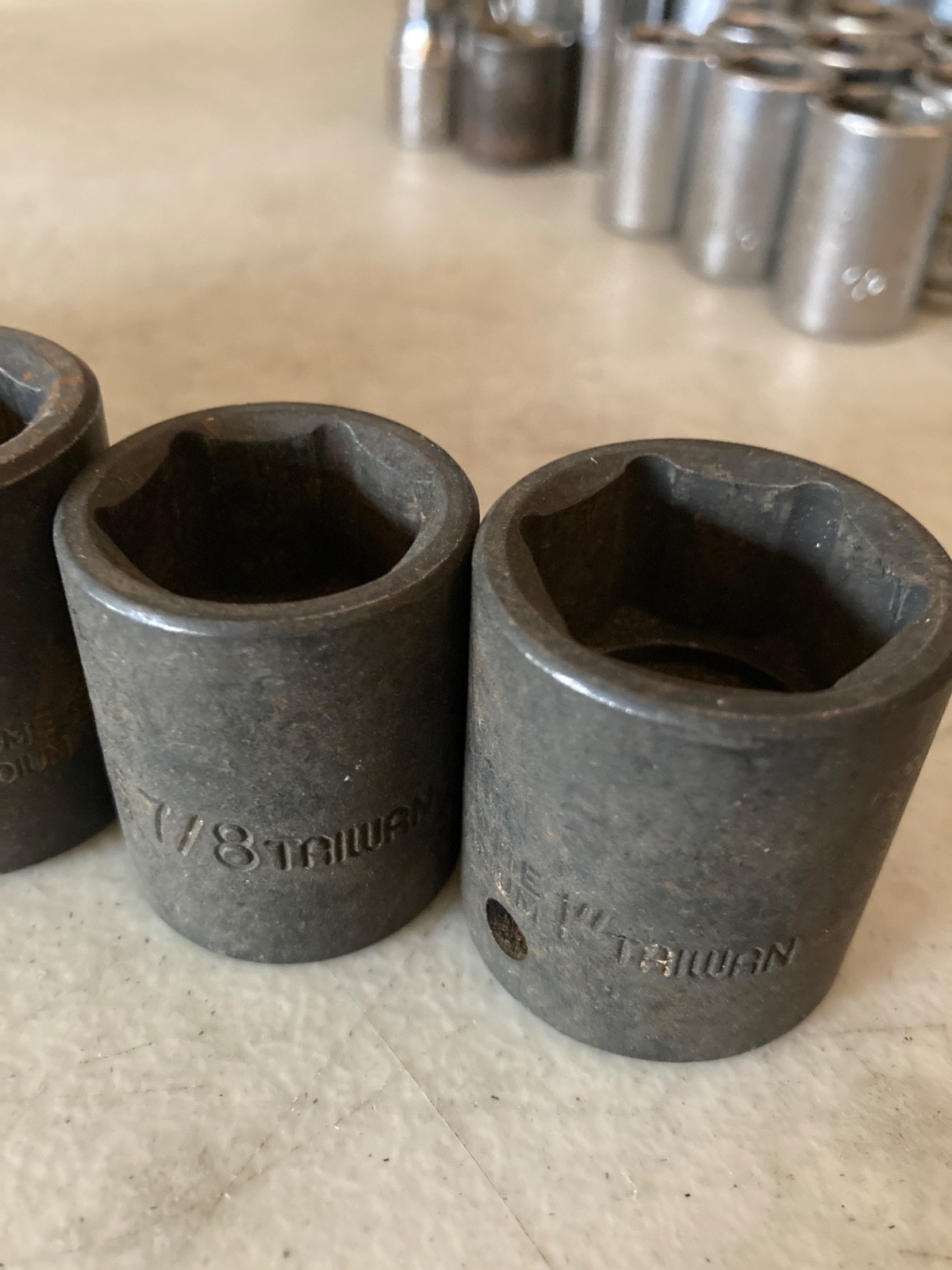 Assorted 1/2″ drive 6pt impact sockets