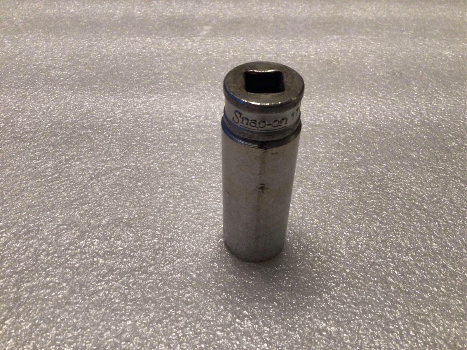 Snap On SFSM17 -Chrome, 3/8″ Dr., 6 Pt., Metric, 17mm Deep Flank Dr., Socket