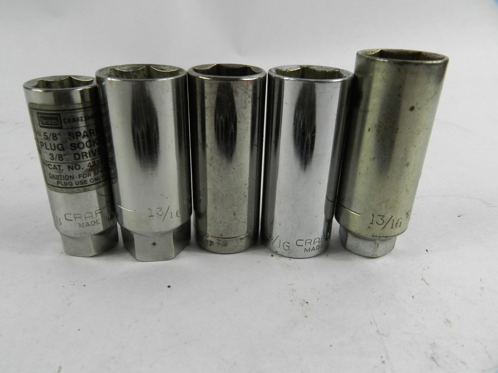 Lot (18) CRAFTSMAN 3/8 in Drive 13/16 – 3/8 in Standard Deep Well Sockets C323