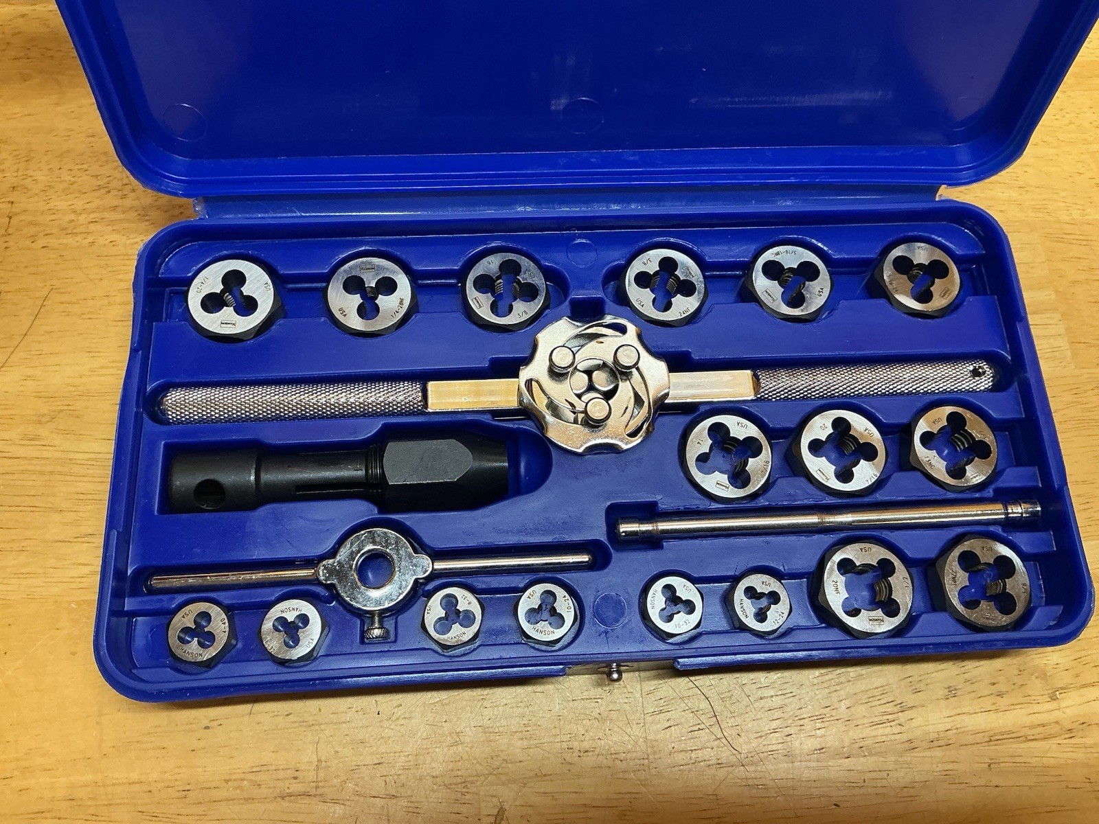 Irwin Hanson 24606 41 Pc. SAE Hex Tap & Die Set (#4-1/2”)