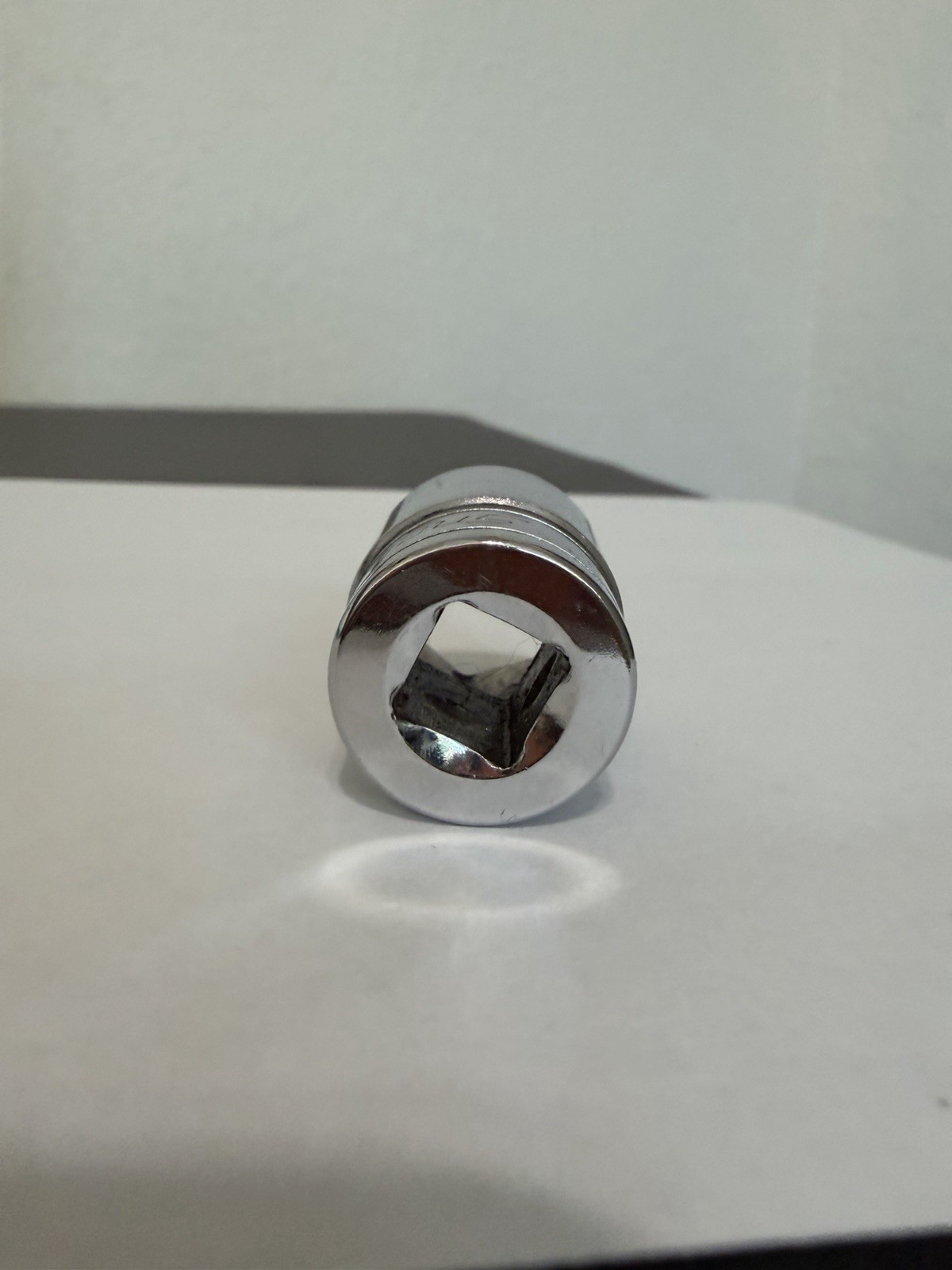 Snap On Tools 11/16″ Shallow Socket 3/8″ Drive 6 Point FS221 Made in USA