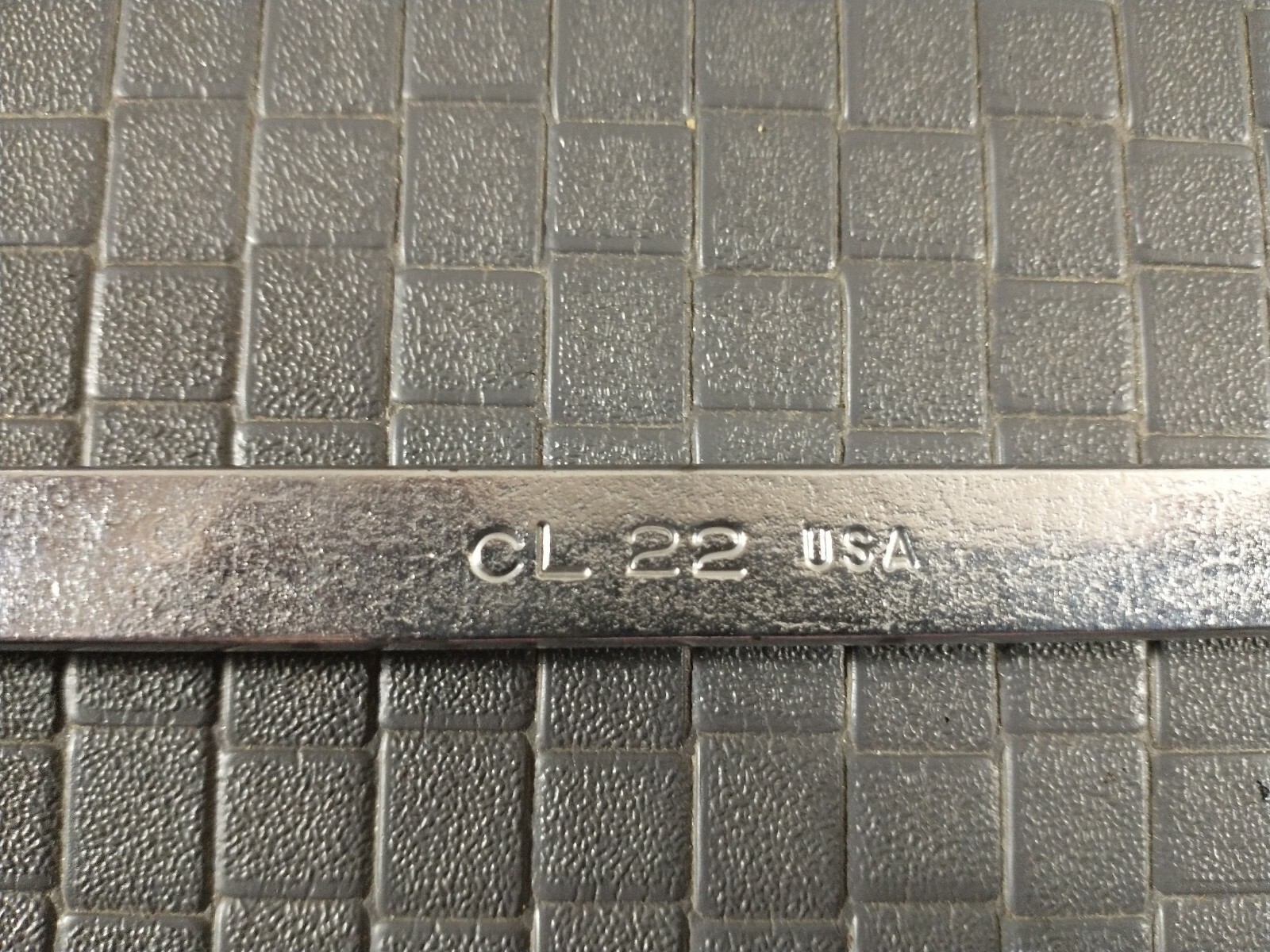 Mac Tools CL22 11/16″ Combination Wrench 12 Point With Textured Finish USA