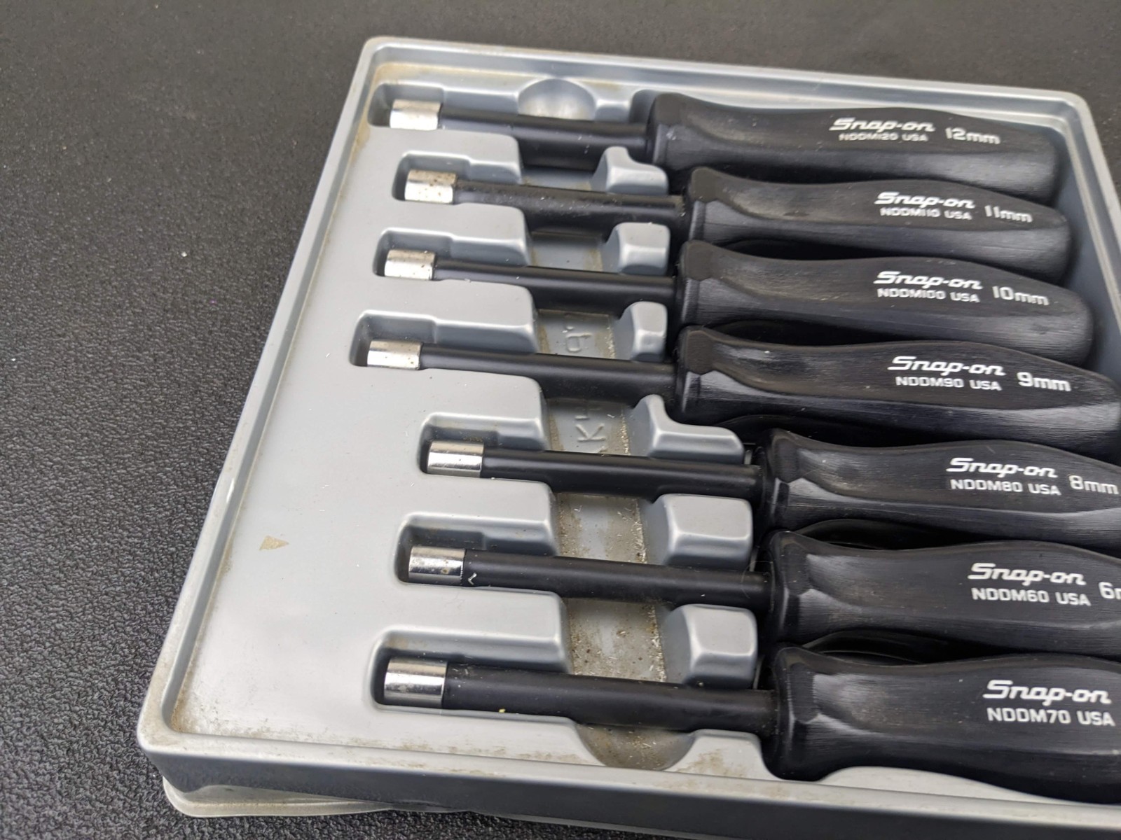 #bo023 Snap On Tools 7PC METRIC 6PT BLACK HARD INSULATED NUT DRIVER SET 6-12MM
