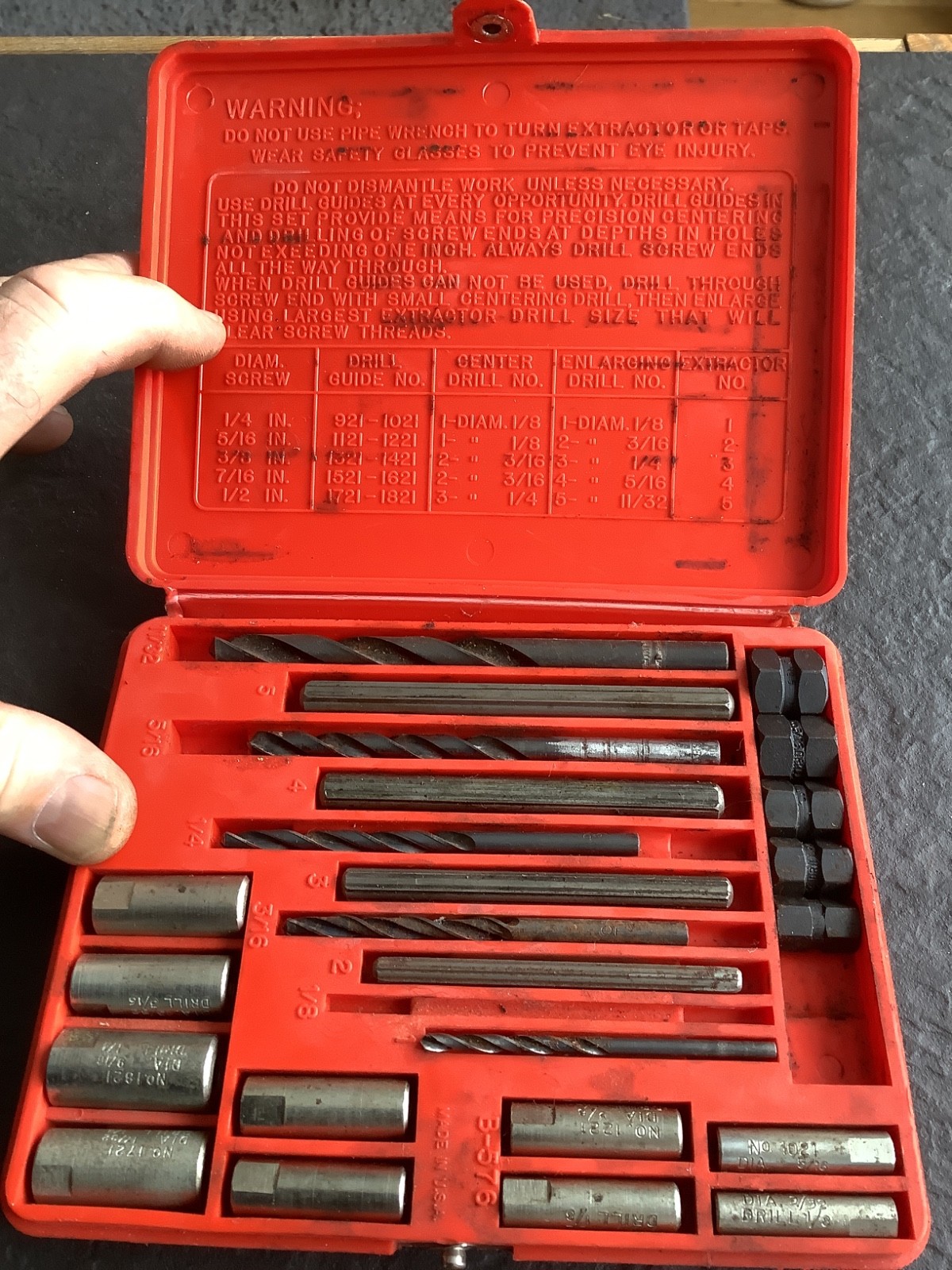 Snap On Blue Point Screw 1020 Extractor Set missing the smallest extractor