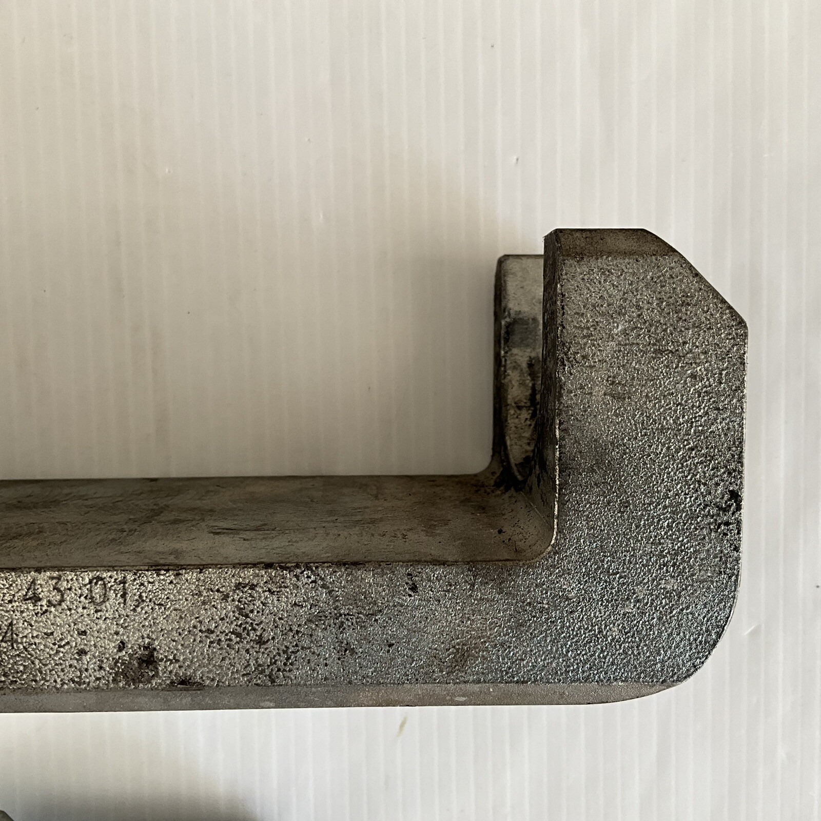 Ball Joint Puller – Mercedes-Benz OEM Specialty Tool 220-589-03-43-01