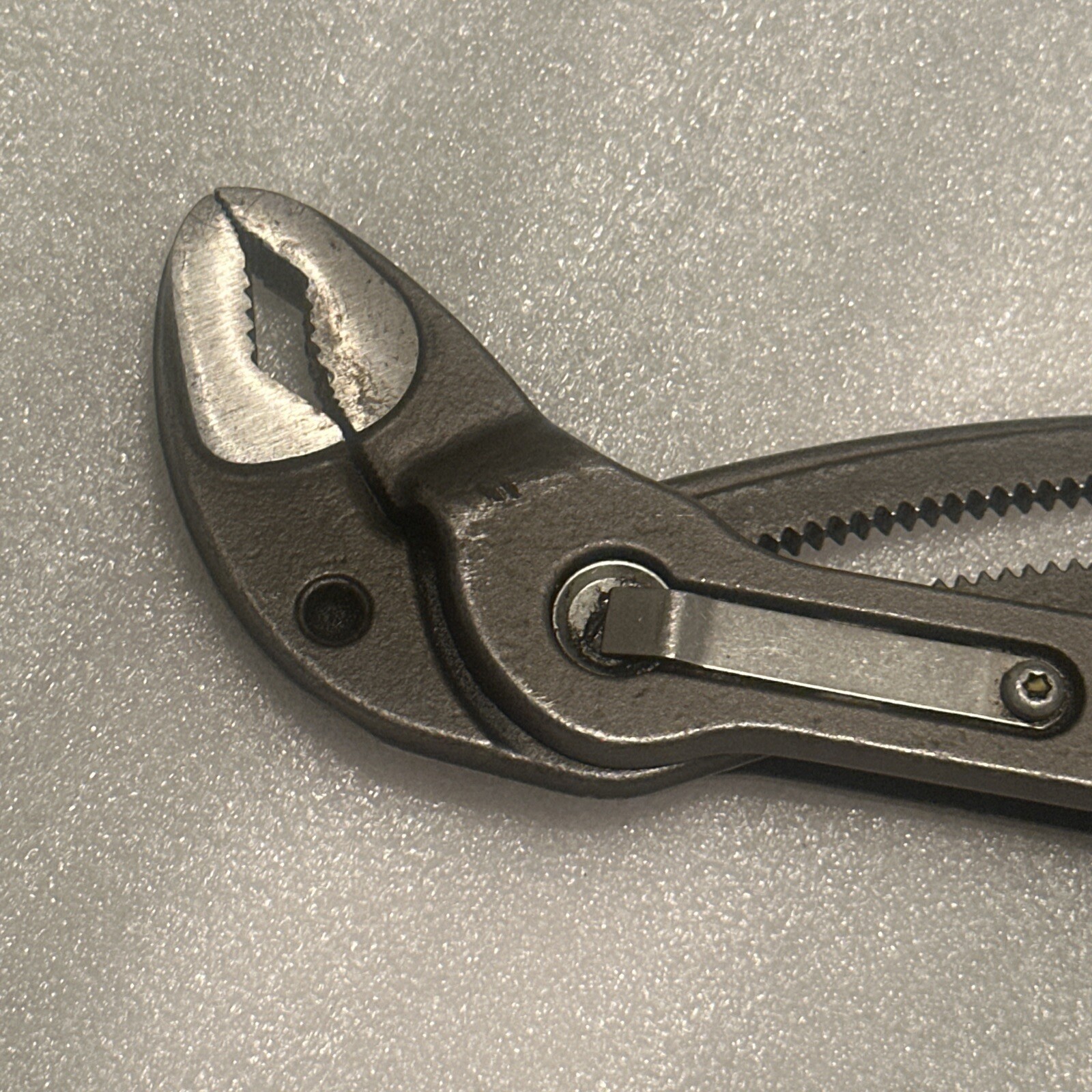 Mac Tools P10C Cobra Self-Gripping 10in Pliers