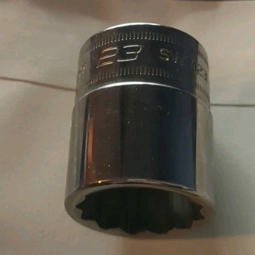 Snap-on Tools 1/2″ Drive 23mm Metric 12 Point Shallow Socket SWM231 USA