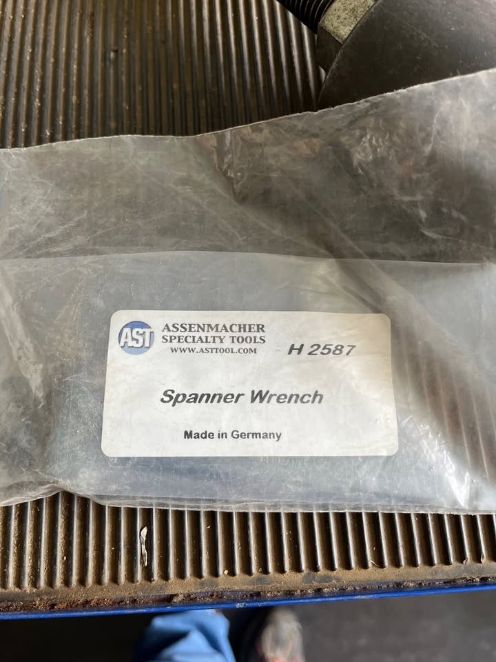 This Spanner Wrench is needed for adjusting the tension of the timing belt VW