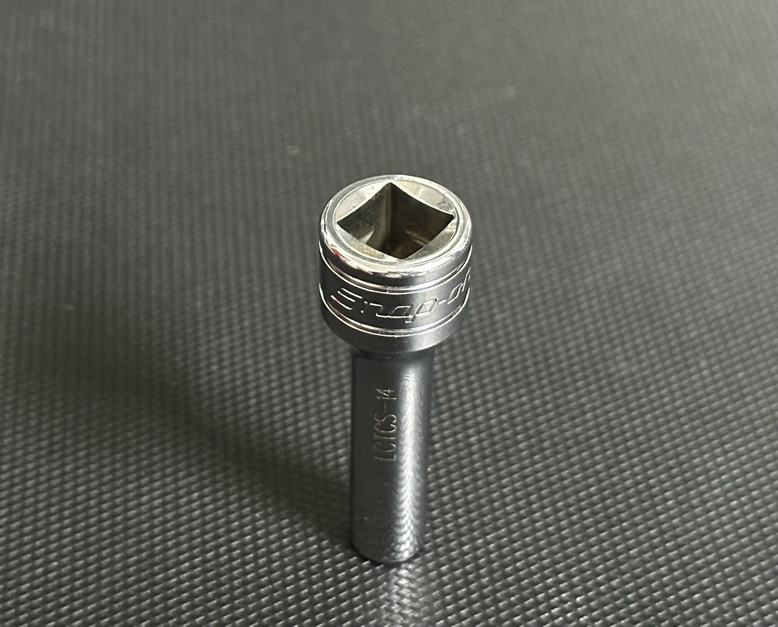 Snap-on Tools USA NEW 3/8″ Drive 1/4″ SAE DEEP 6 Point Chrome Socket SFS081 NEW