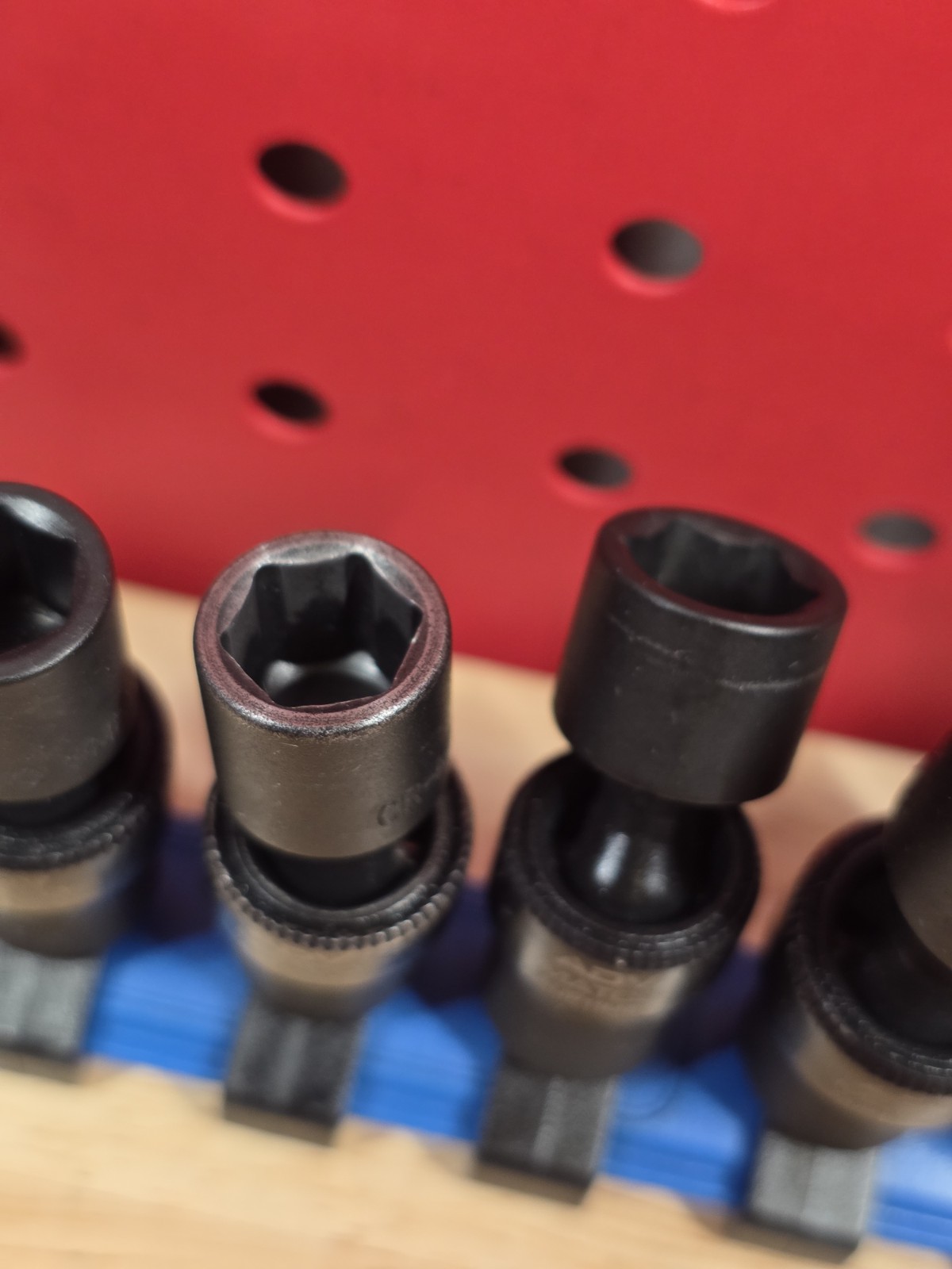 Matco Tools SAUPM126V 5-15mm 12-Piece 1/4” Drive Metric Impact Swivel Socket Set
