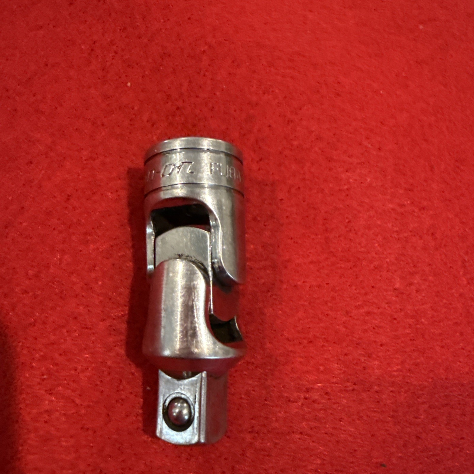 Snap On FU8A 3/8″ Drive Swivel Socket Adapter