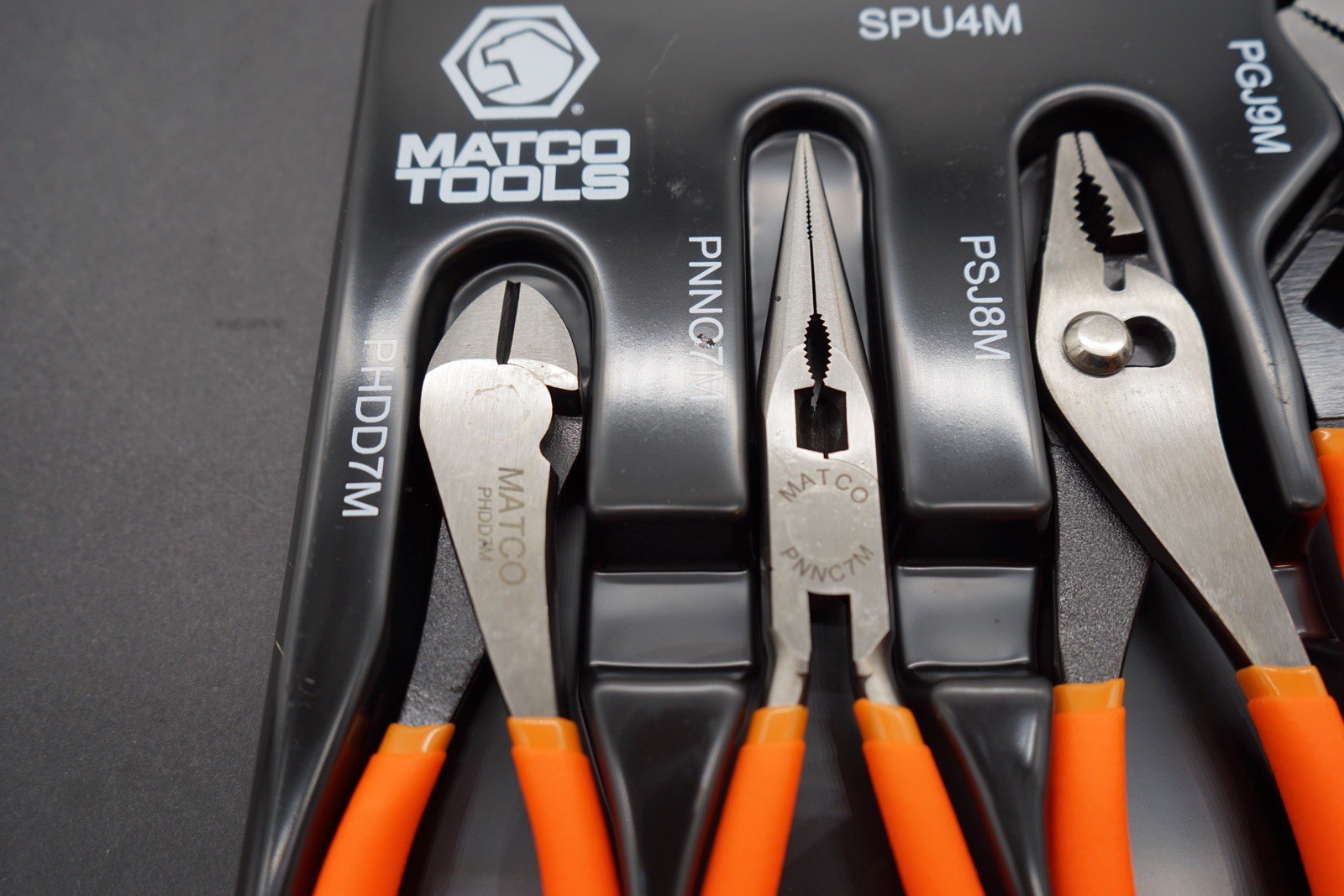 Matco Tools Pliers Universal Set 4-Pieces SPU4M ( Orange ) & Plier Rack PRACKBLK