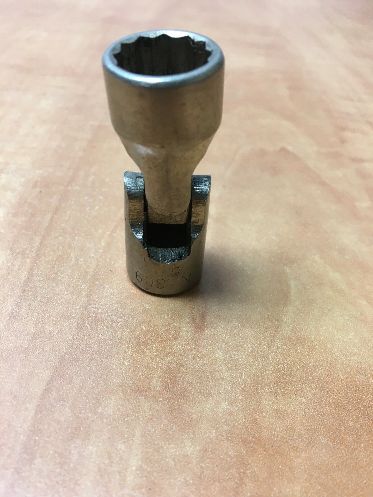 GEDORE 3/8″ Drive 9/16″ 12-point SAE Swivel Universal Socket Germany