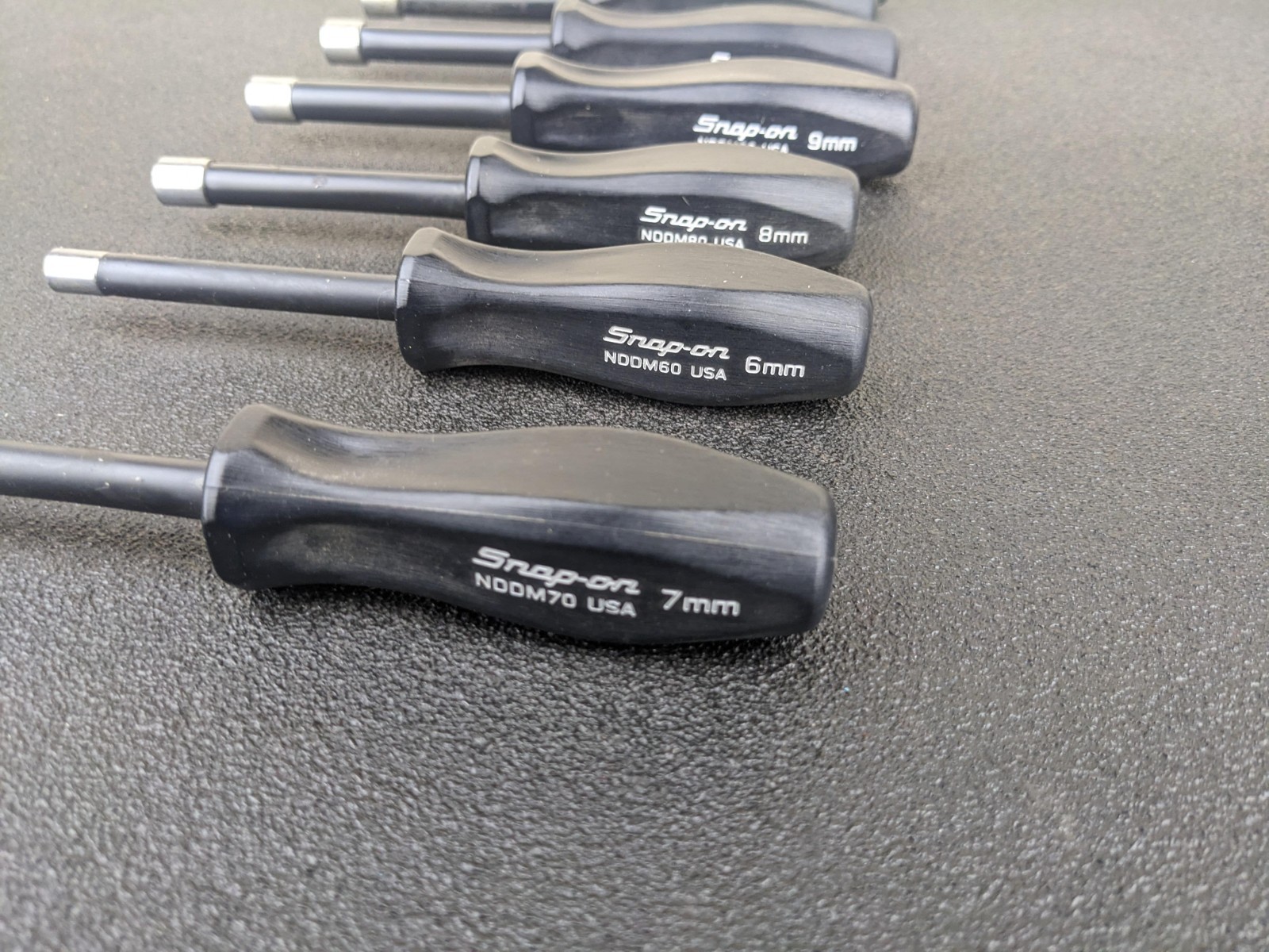 #bo023 Snap On Tools 7PC METRIC 6PT BLACK HARD INSULATED NUT DRIVER SET 6-12MM