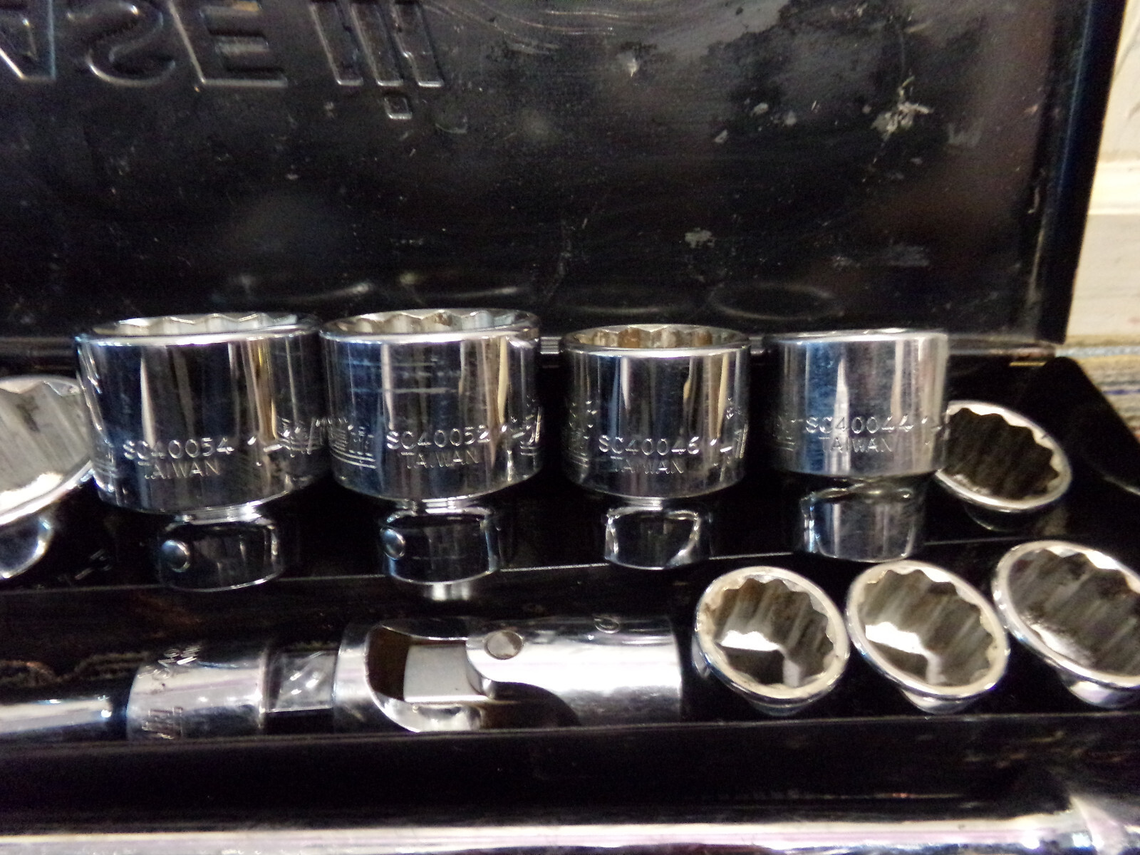 CASE IH PROFESSIONAL 3/4″ Drive Sockets, 1/2″ Breaker, & CARLYLE Extensions 19pc
