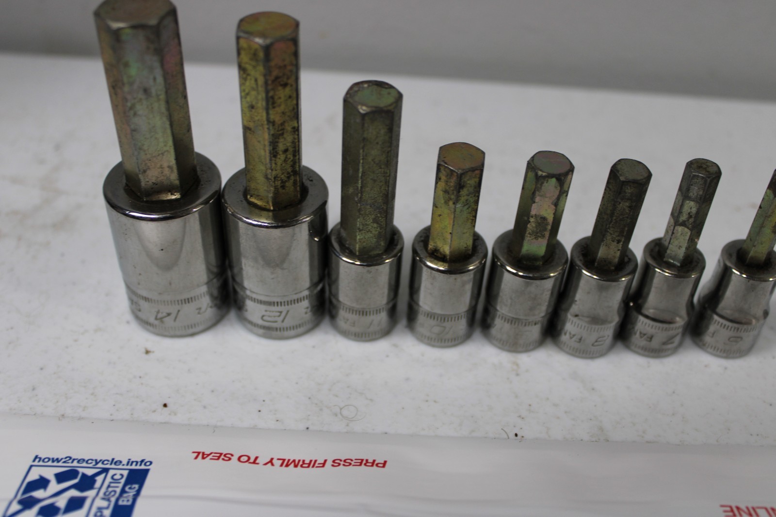 Snap On 9 pc Combination Drive Metric Standard Hex Bit Socket Set (2-10 mm)