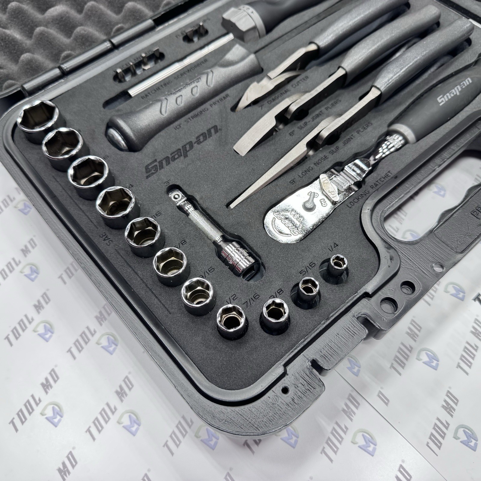 Snap-on Tools NEW 33Pc 3/8″ Drive Metric & SAE Assorted Service Set 233FSMBFDT