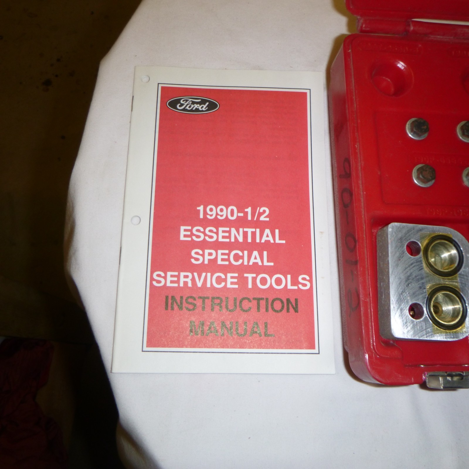 Ford T90P-1000-FH/FH/FLMH Essential Service Set W/Manual