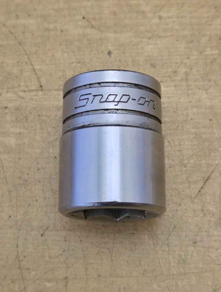Snap On SW422 – 1/2″ Drive 11/16″ Shallow 8 Pt Double Square Socket