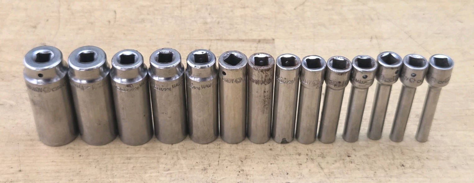 Matco Tools SAMD146TA-1/4″ Drive 14 Pc Metric Deep 6Pt Chrome Socket Set W/ Tray