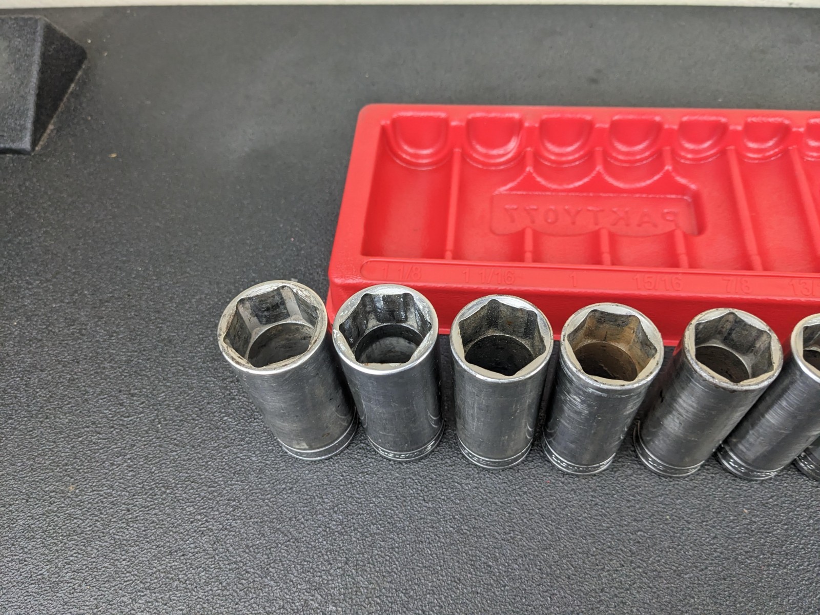 #bo810 Snap-on Tools 1/2″ Drive 6 Point Deep Socket Set 3/8″ to 1-1/8″ 313TSYA