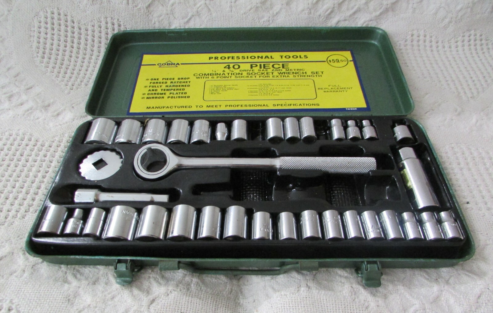 40-Piece Socket Tool Set Ratchet Set METRIC/SAE w/ Case