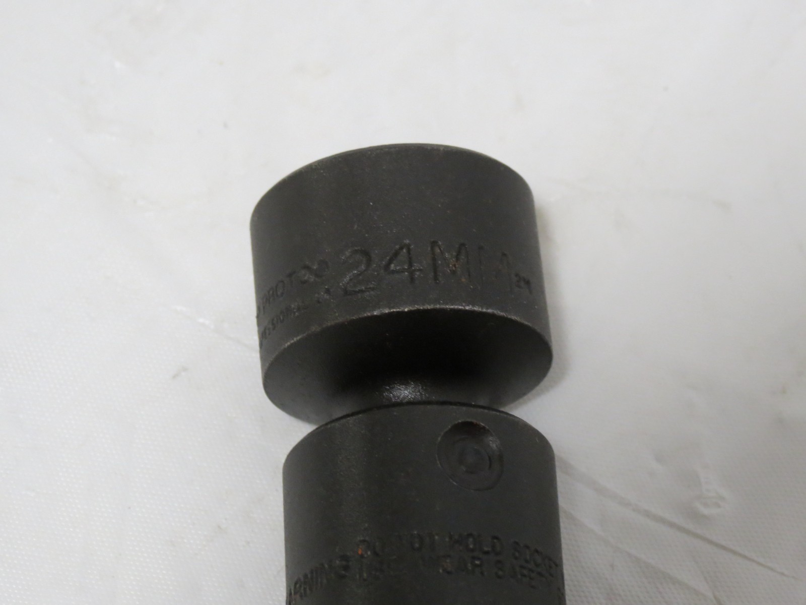 Proto 74424MP 1/2″ Drive 24mm Short 6 Point Impact Swivel Socket Overall 2 5/8″