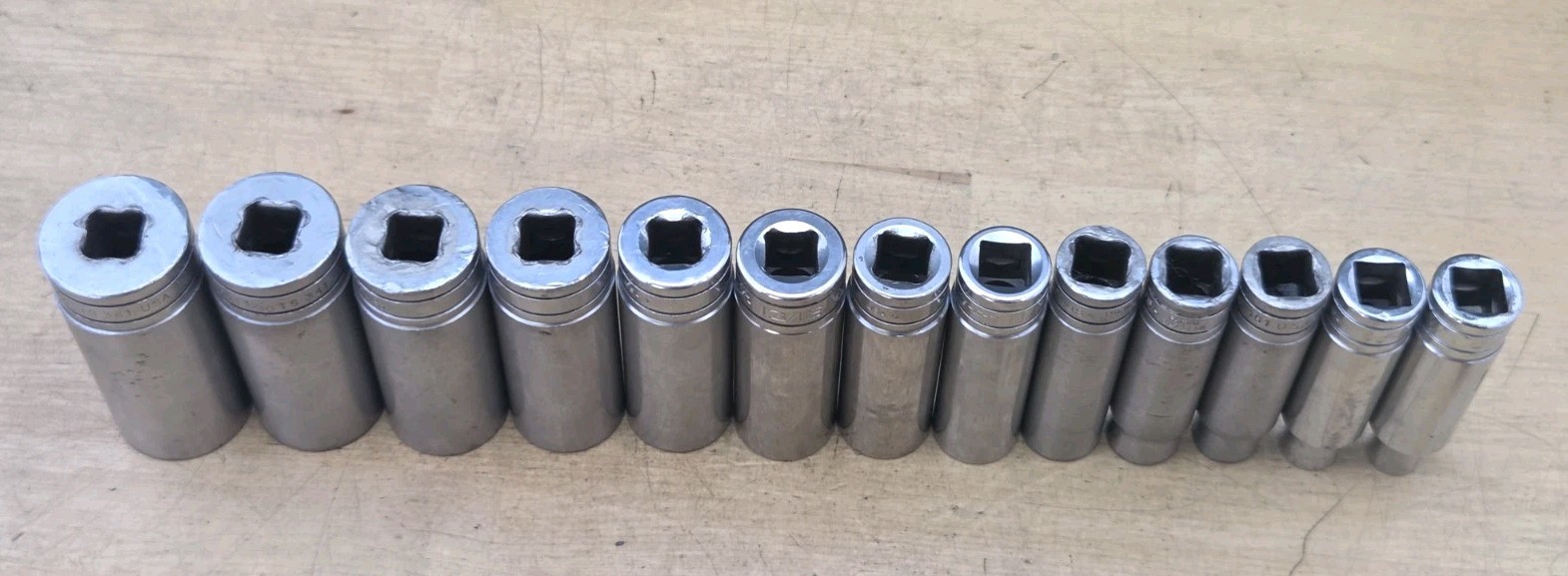 Snap On 313TSYA – 1/2″ Drive 13 Pc SAE Deep 6Pt Chrome Socket Set 3/8″ – 1-1/8″