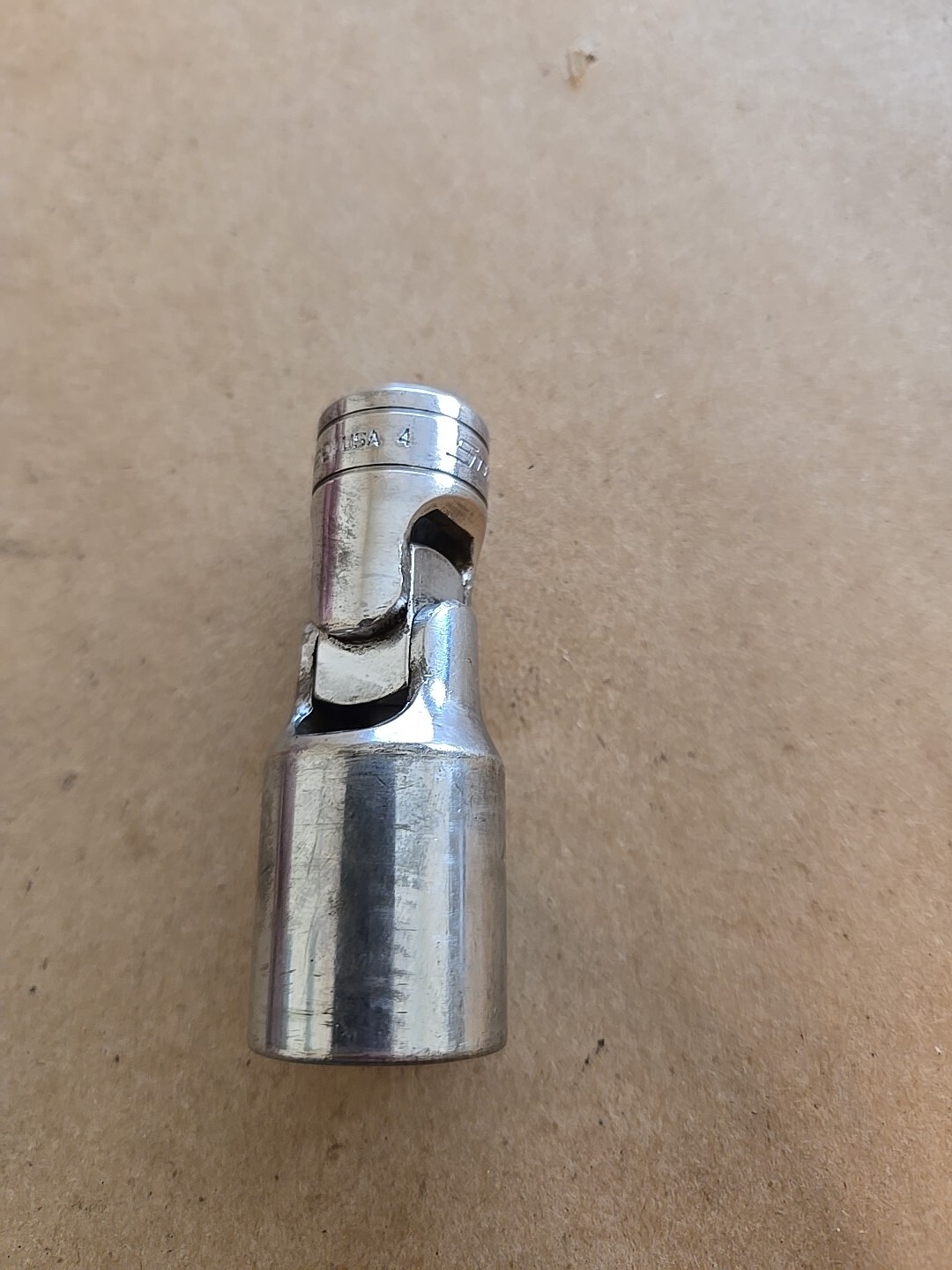 Snap On 3/8″ Drive 11/16″ 6PT SAE Deep Chrome Universal Swivel Socket FSU22