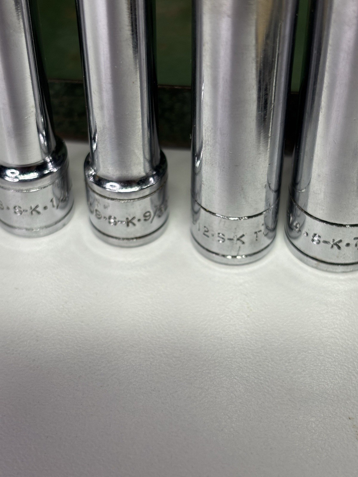 Vtg. S.K 1/4” Metal Box Socket Set Driver.ratchet,2 Ext. Uni Adapt, 4 Deep Well