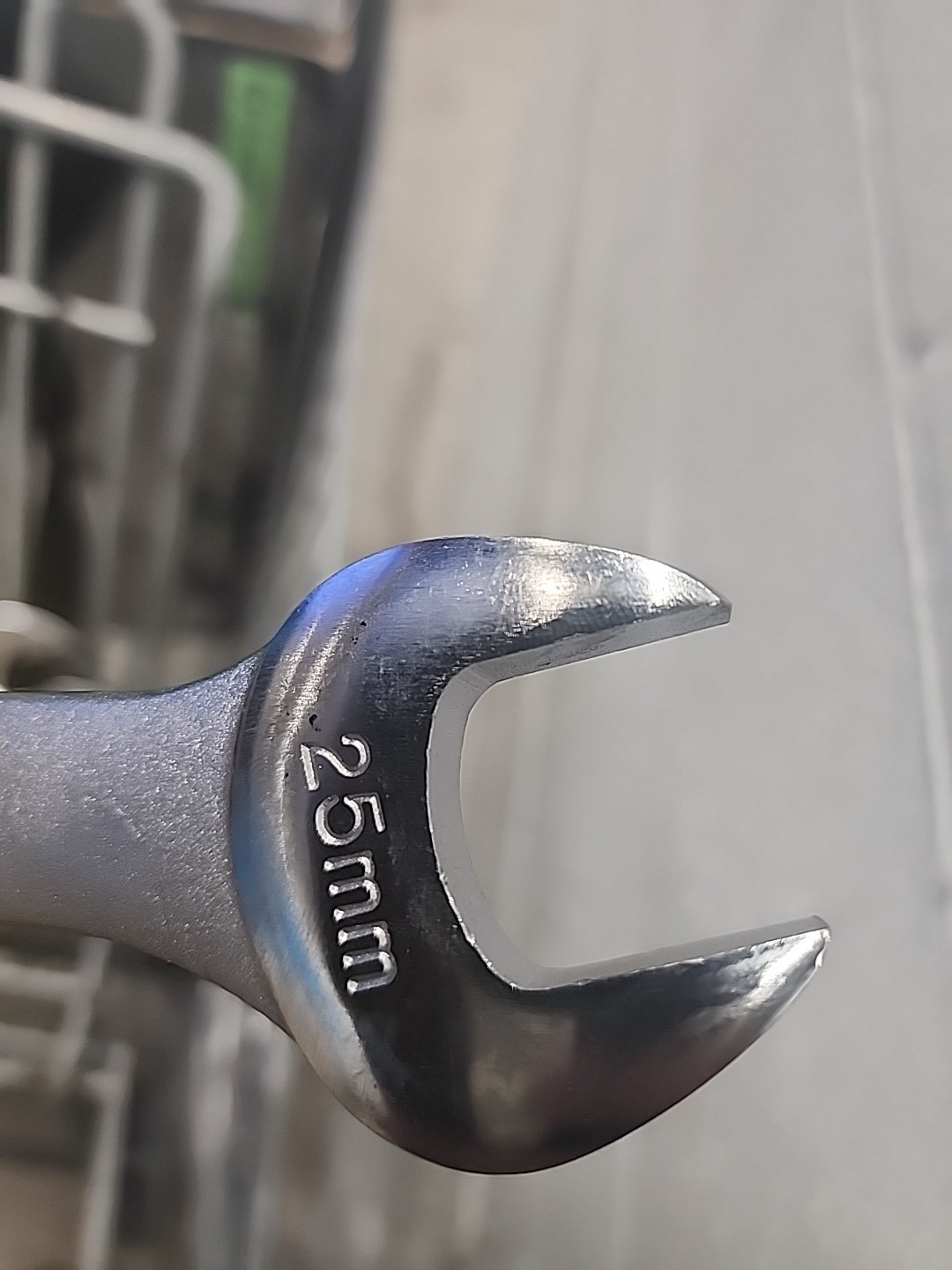 Craftsman 25mm 12pt Combination Wrench – Raised Panel Textured Chrome CMMT42931