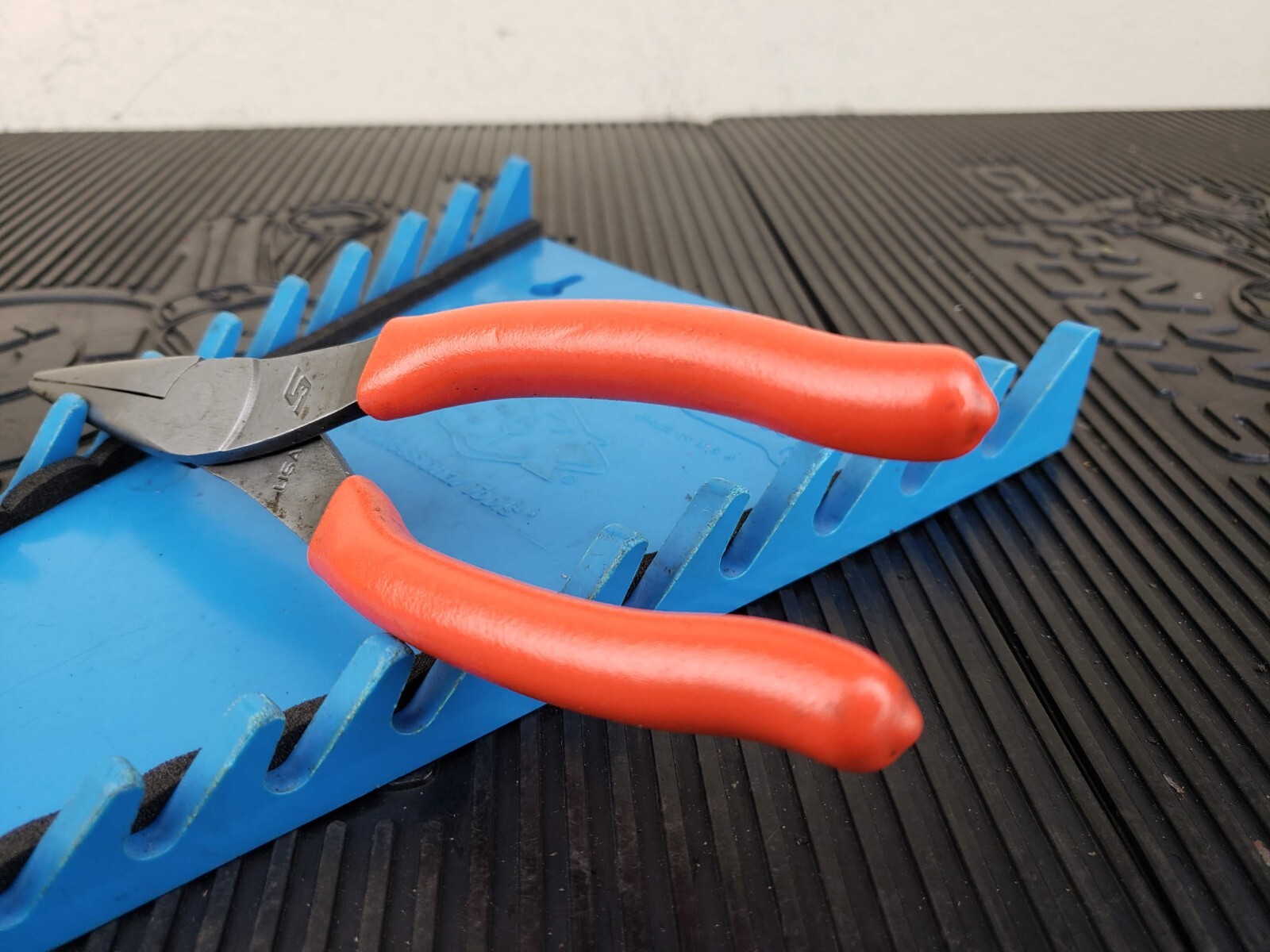 #be486 Snap On 96ACF – Talon Grip™ ORANGE NEEDLE Nose Pliers