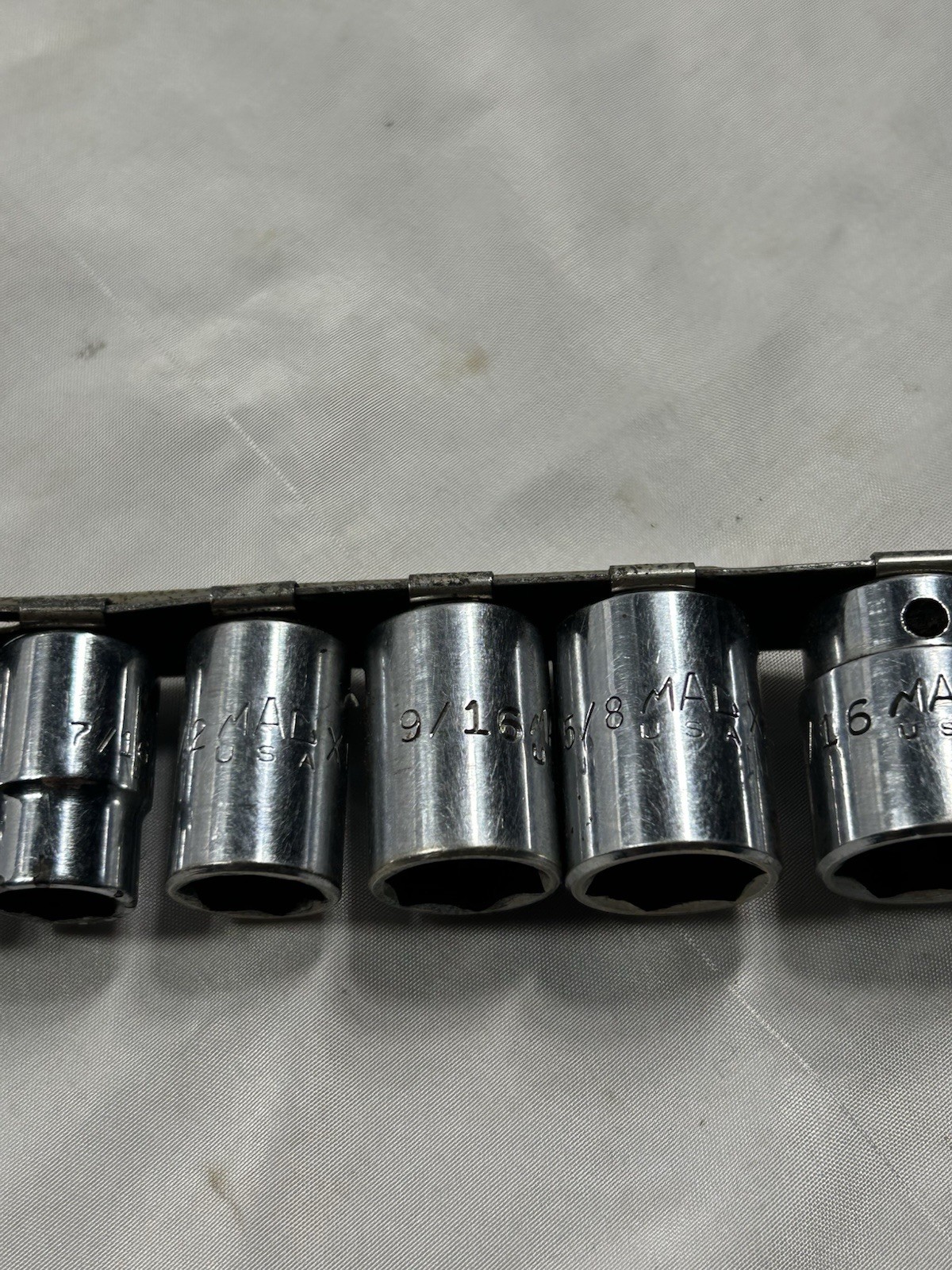 Mac Tools 12pc 3/8 Drive SAE Shallow Socket Set 1/4” To 15/16″ X 6Pt Dr