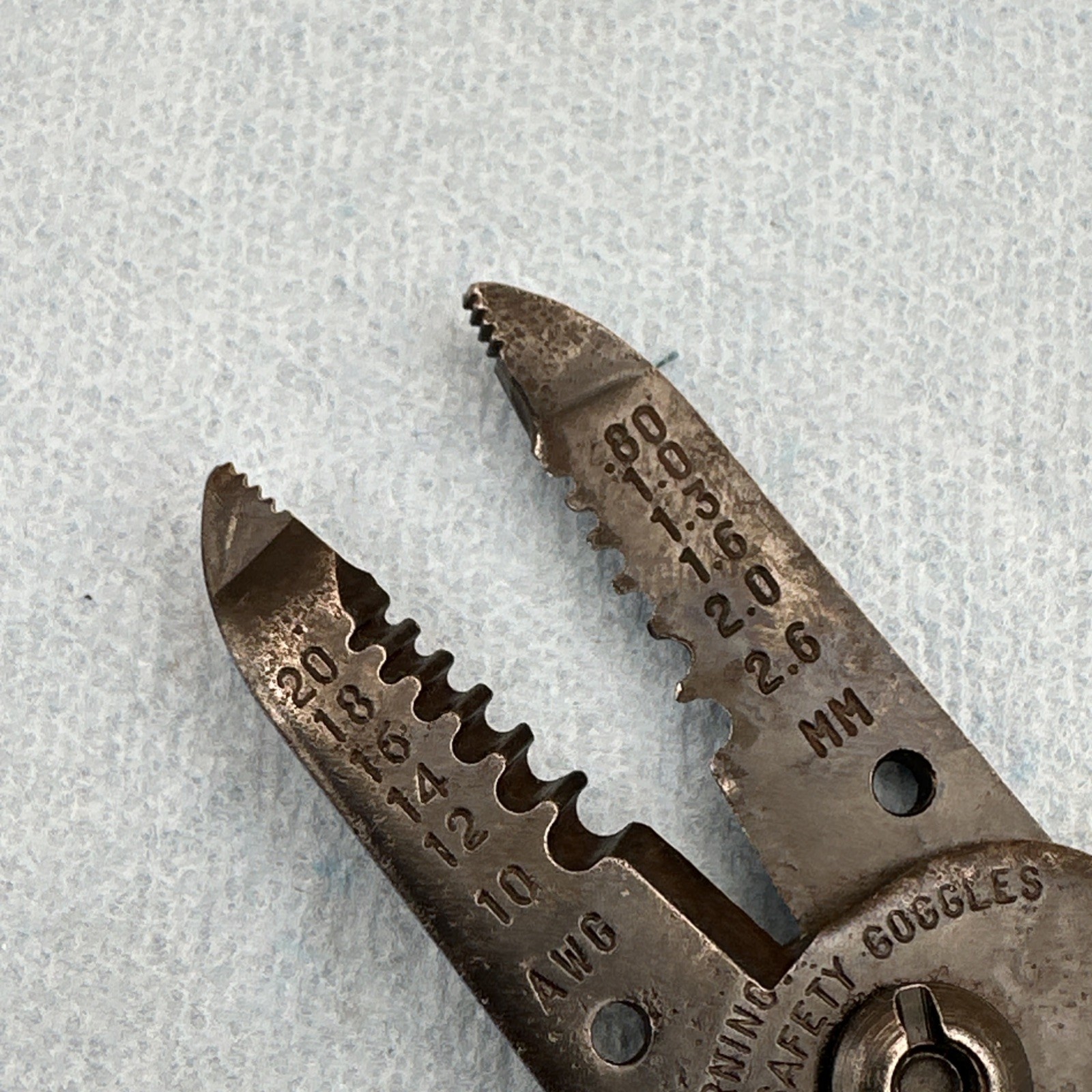 Channellock 958 6.5″ Long Wire Stripper Blue Rubber Handle w/Cutters Pliers USA